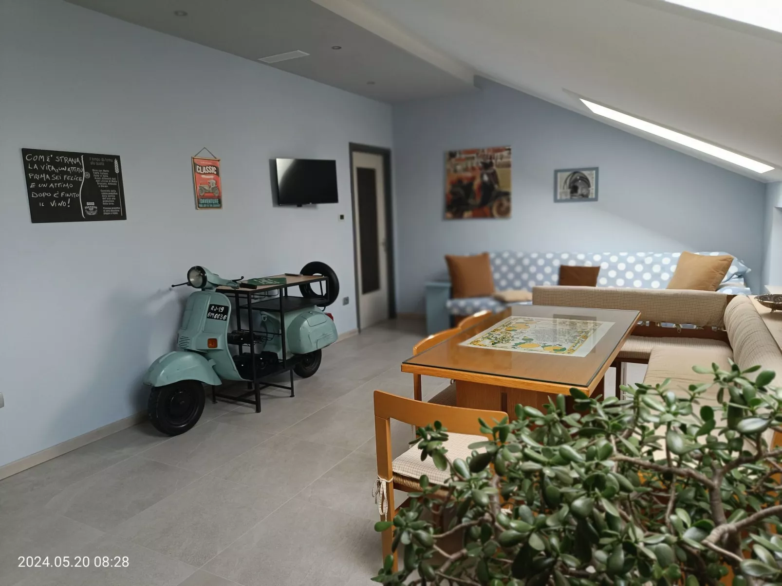 Lucà Wohnungen mit Bergblick-Drinnen