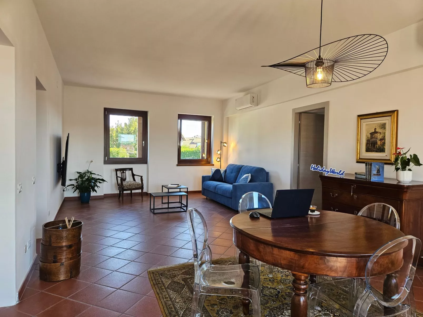 Zwischen Seen und Hügeln in Pina by Holiday World-Drinnen