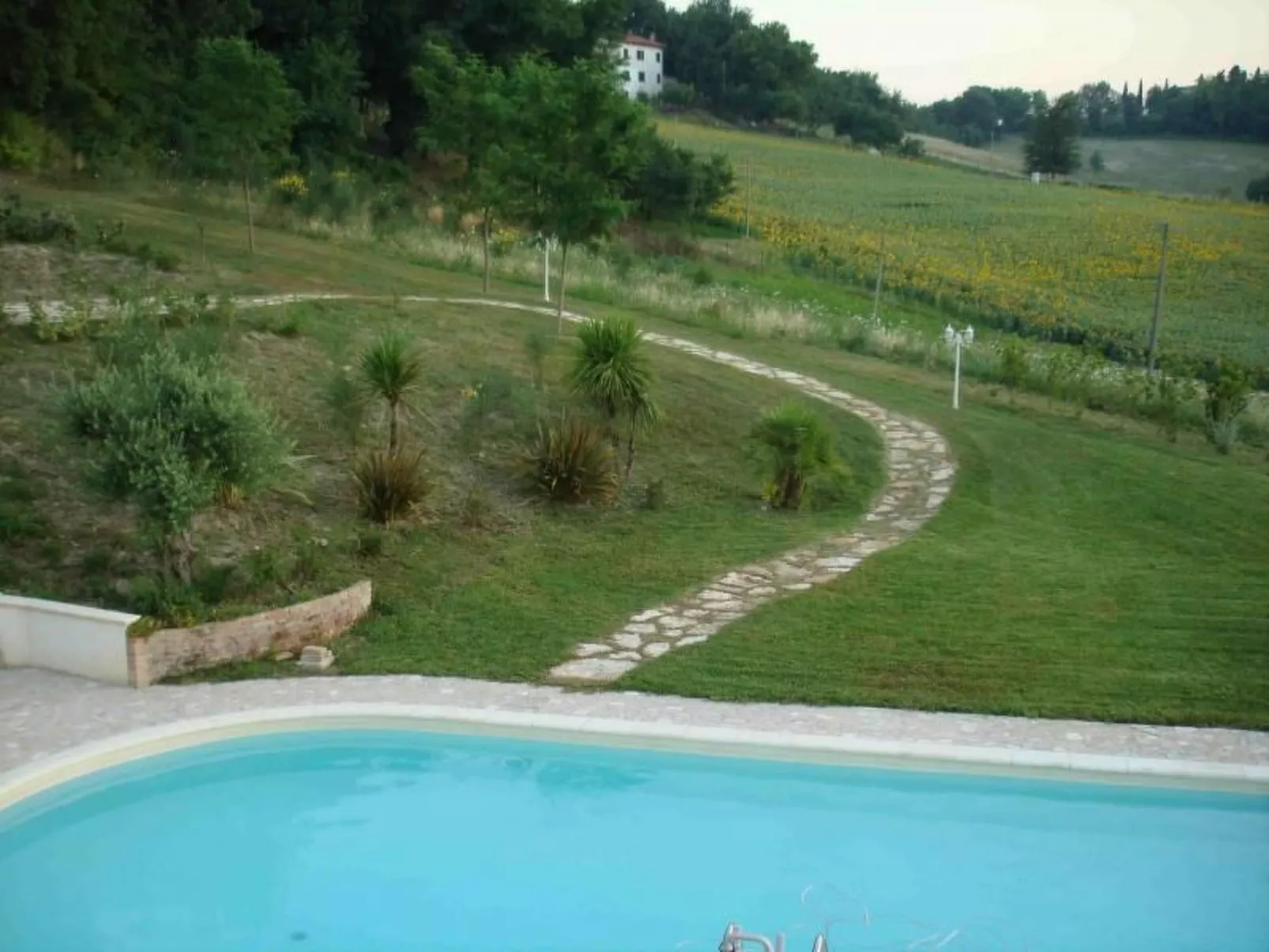 Charmante Lösung, Schwimmbad 10 Minuten vom Meer entfernt-Dehors