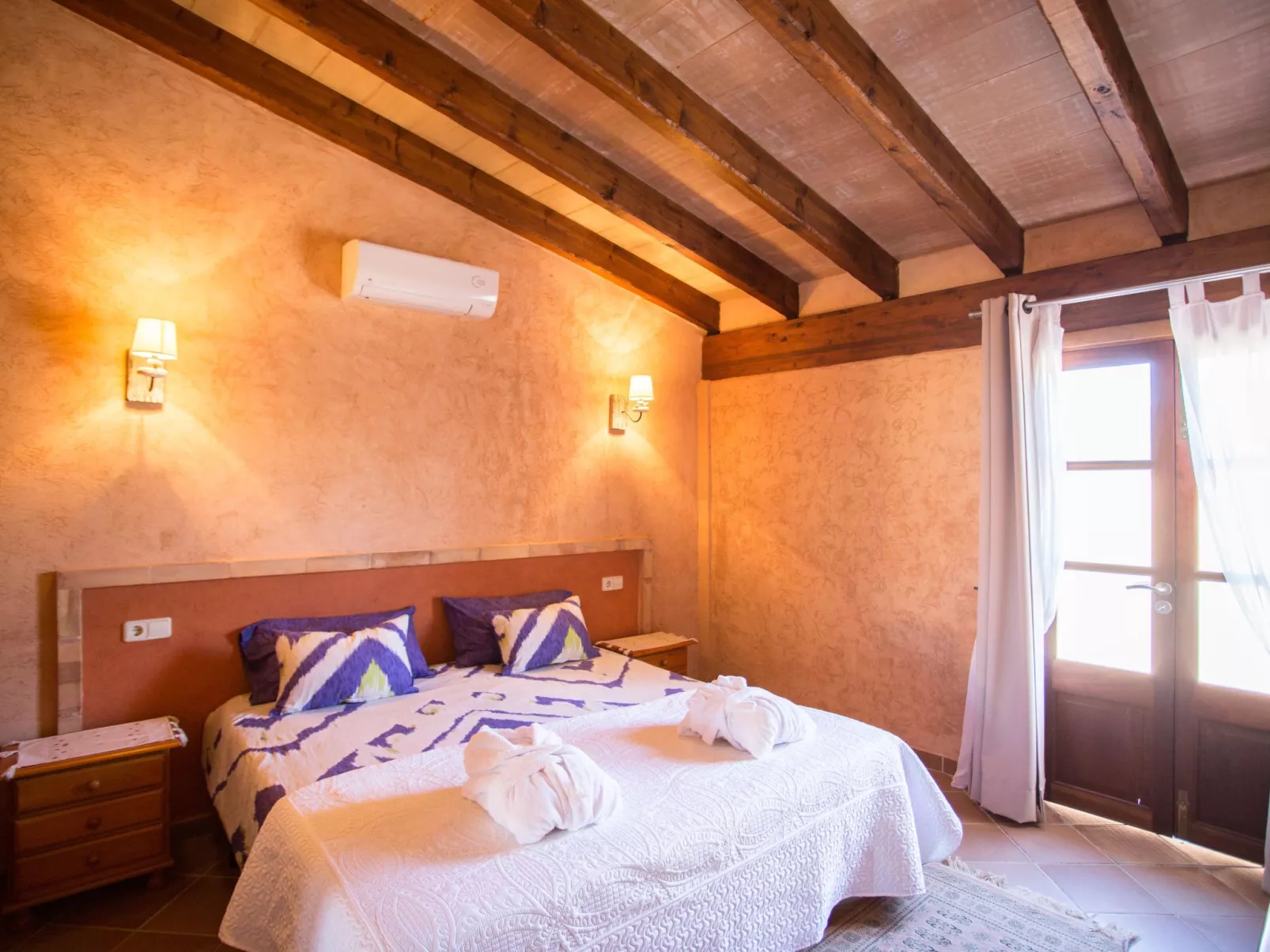 Finca mit Tennisplatz und Schwimmbad-Inside