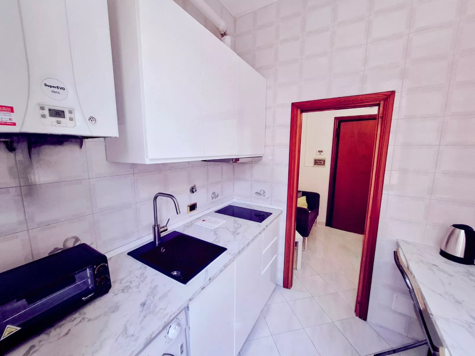 'Rhome Sweet Rhome-Inside