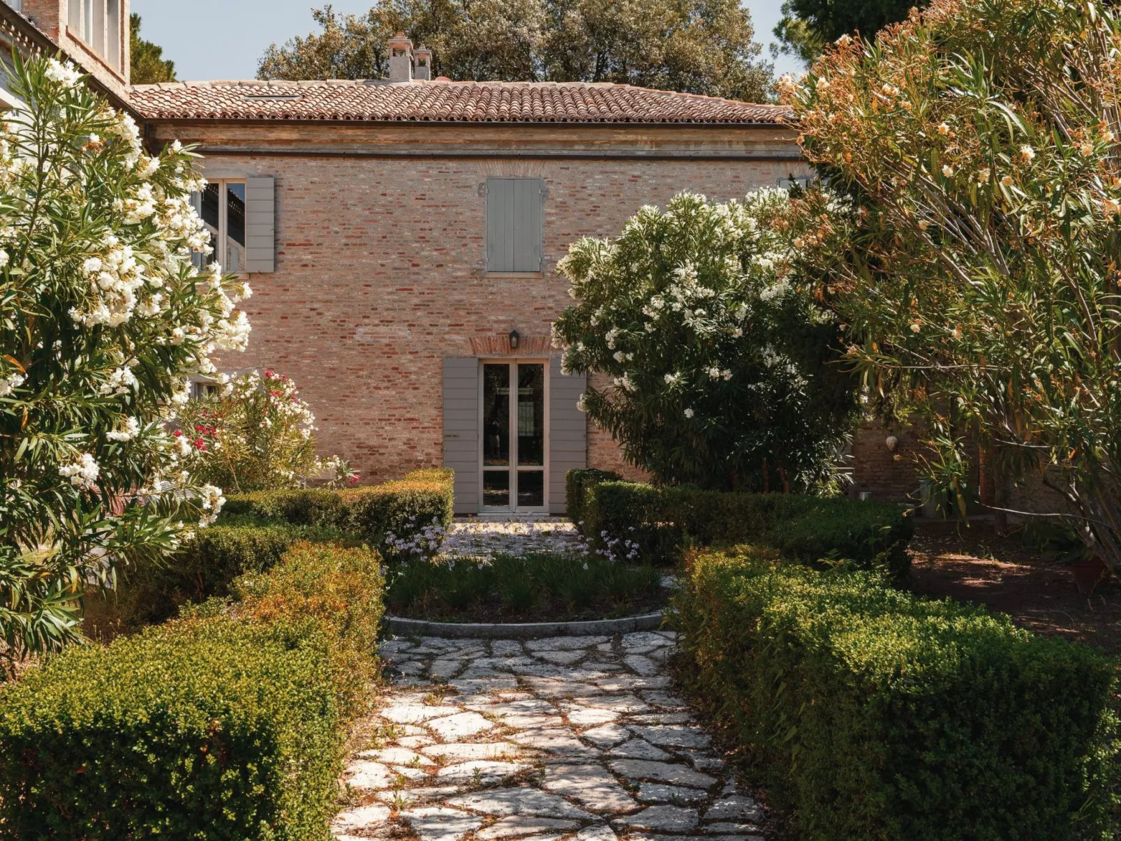 Studio-Apartment mit Garten, Grill, Pool und Aussicht-Dehors