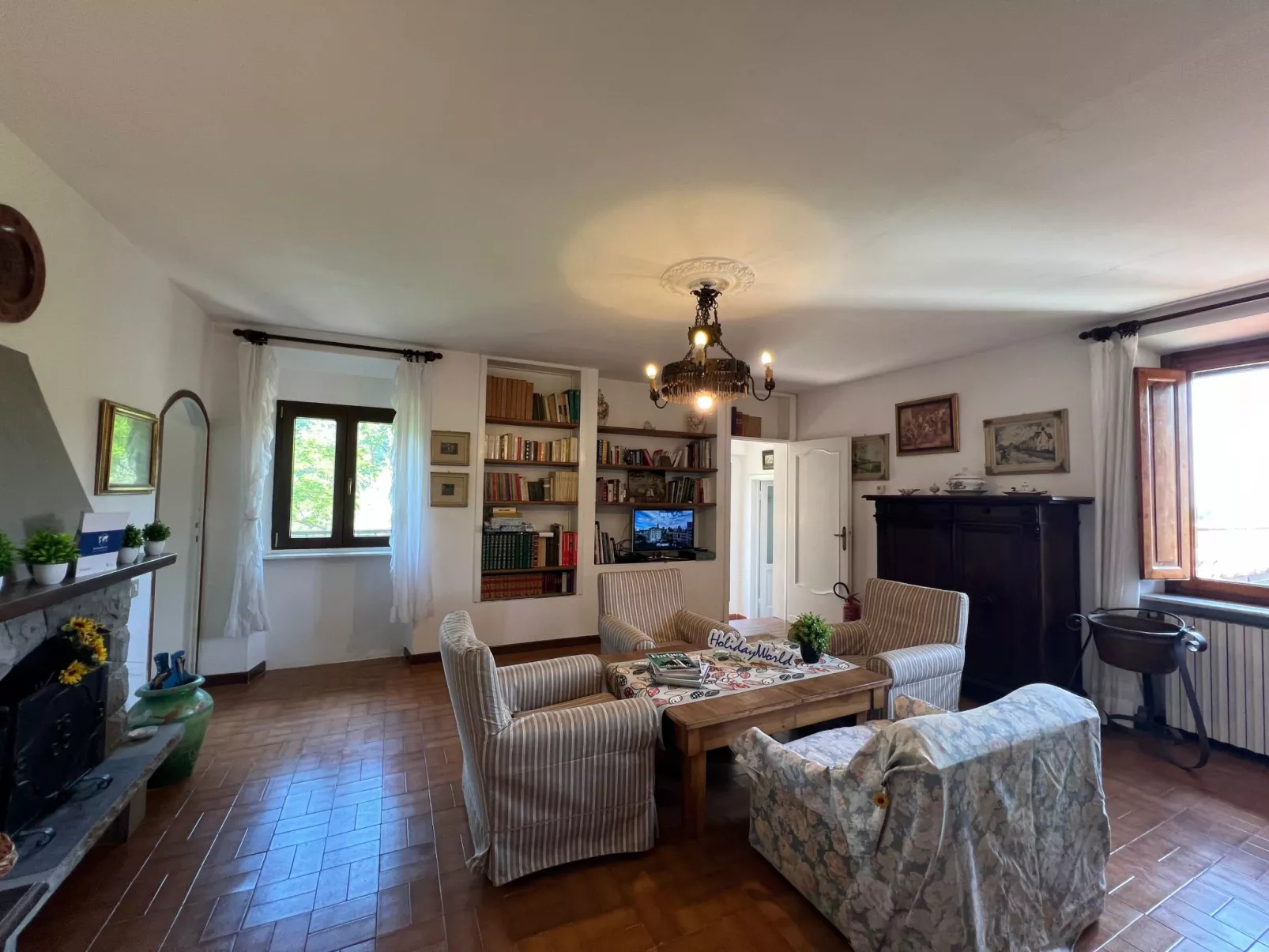 Rosa Selvatica by Holiday World-Drinnen