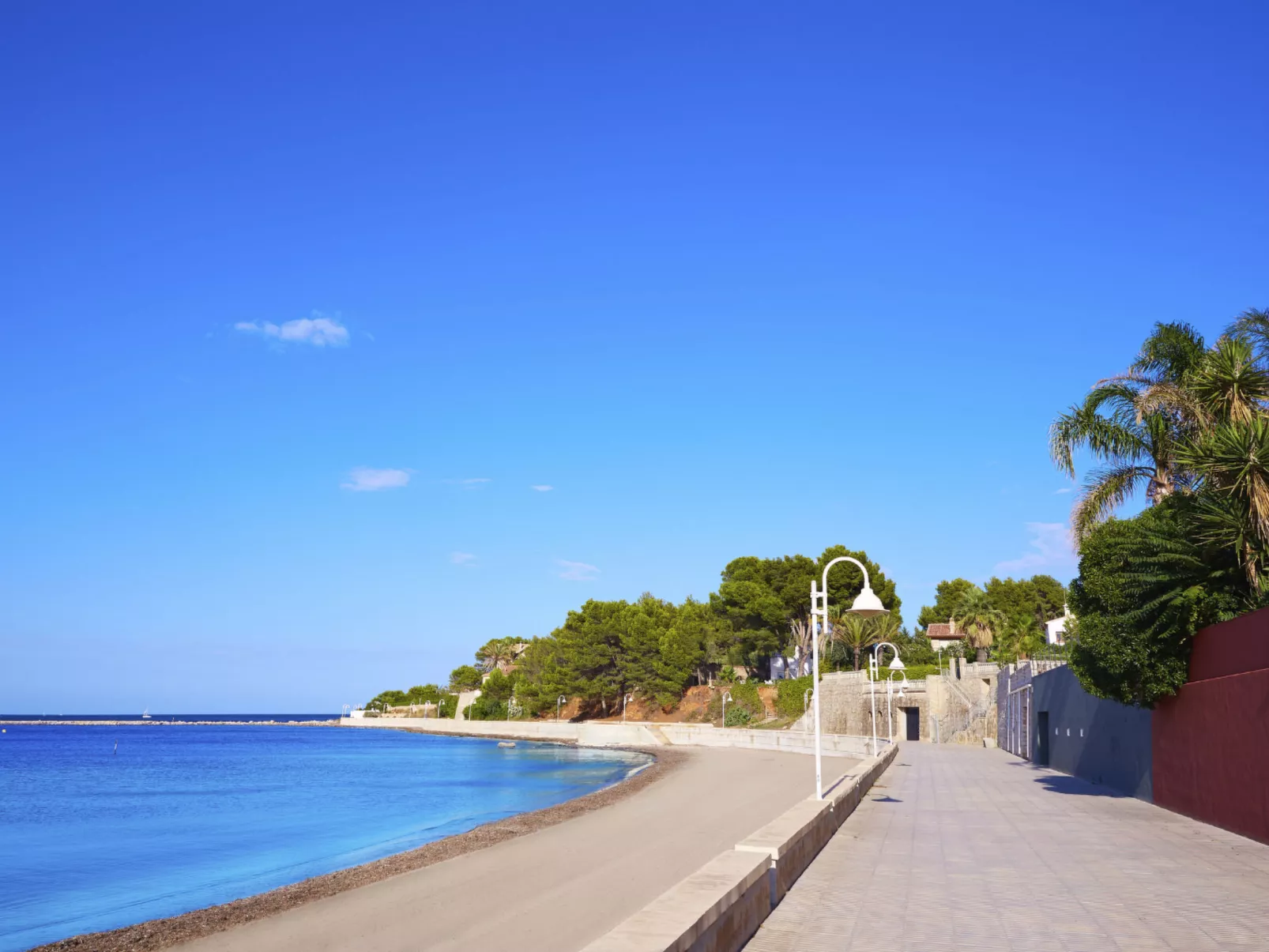 Haus mit privatem Pool, Garten und privatem Parkplatz-Outside