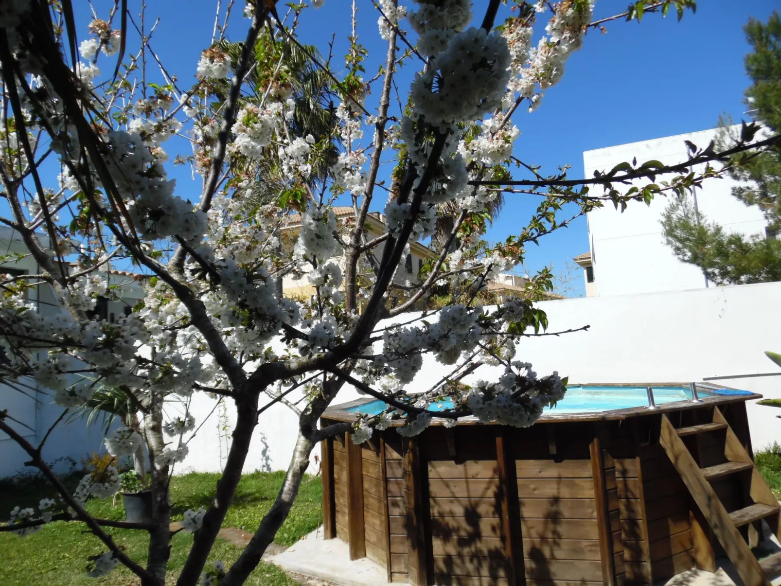 Für 2 Personen und 4 Kinder-Dehors