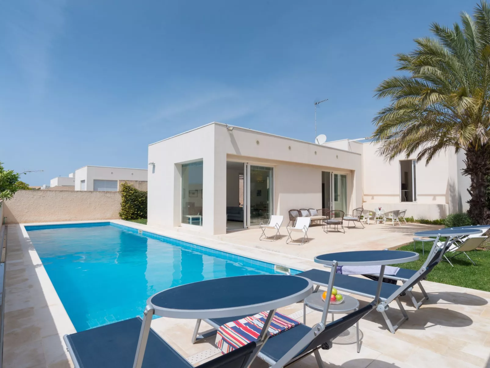 In Ragusa mit Möblierter Terrasse-Outside