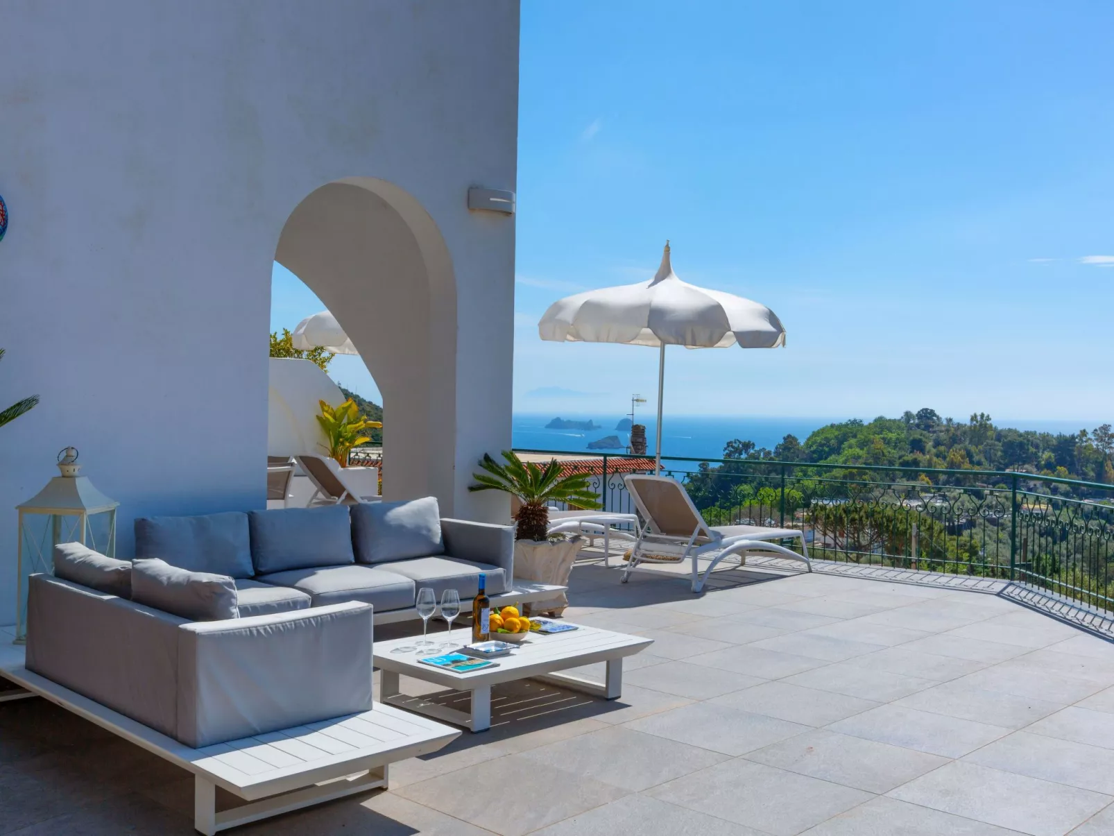 Haus in Sirenuse mit Panoramaterrasse-Dehors