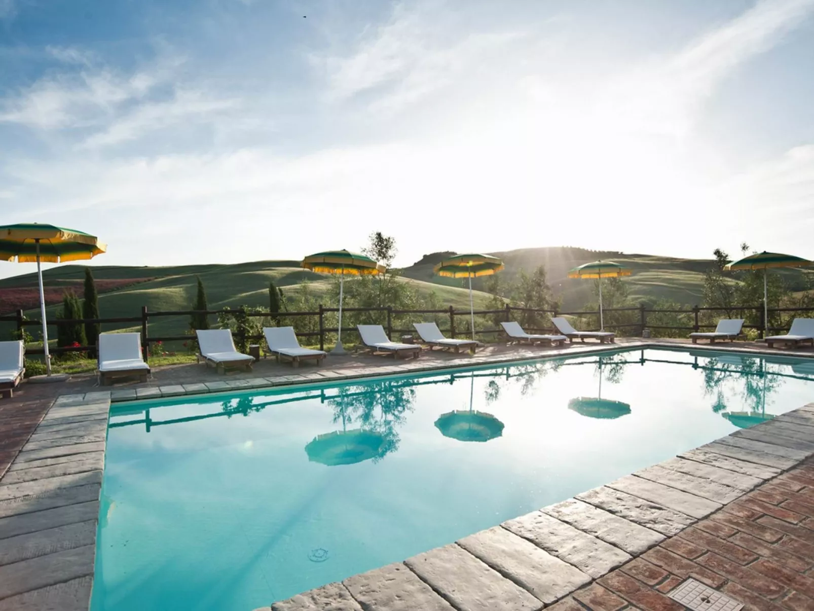 Wohnung "Tulip" mit Gemeinschaftspool-Outside