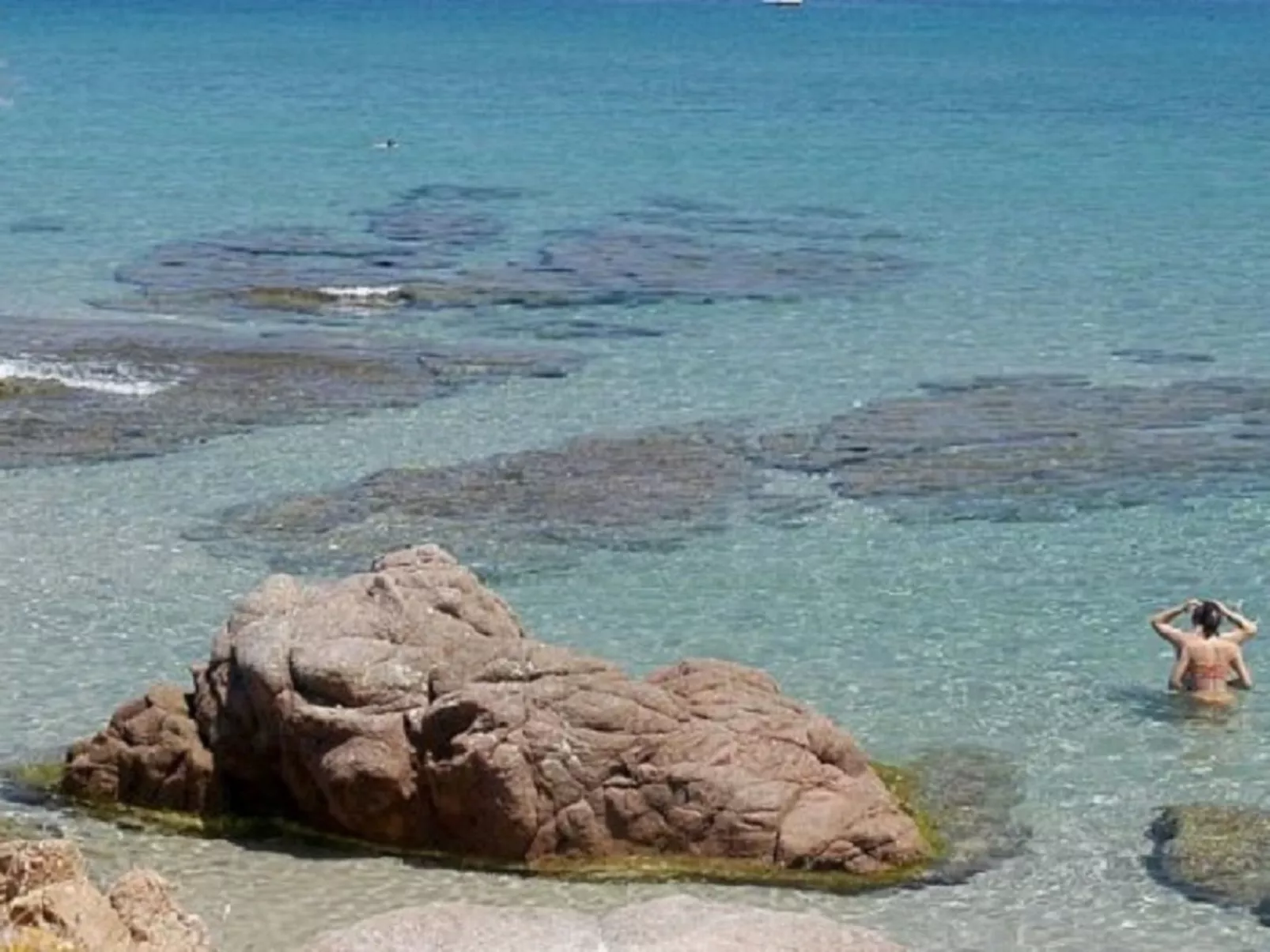 Rustikale Villa mit Steinpool-Image-tags.info