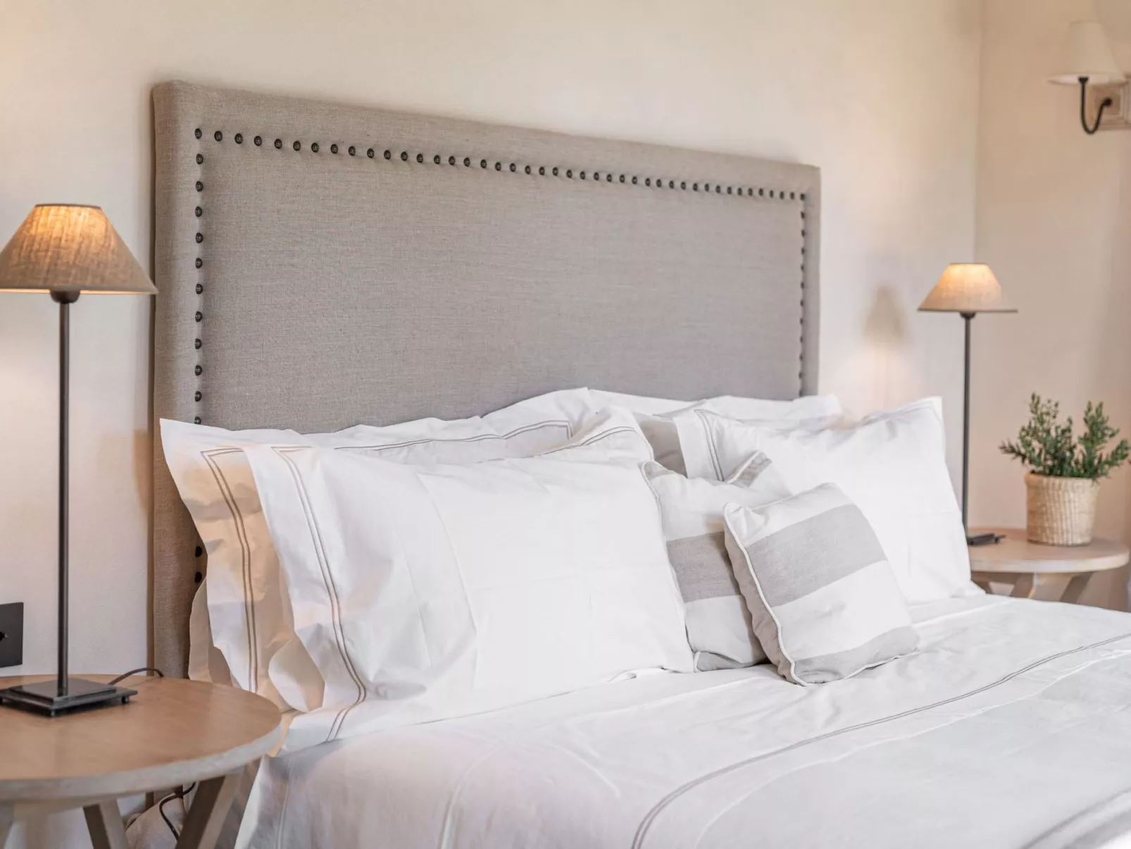 Capalbio Pool-Inside