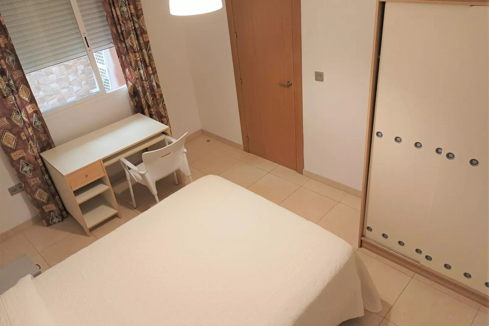 Almeria capital apartamento centrico cerca de la playa-Chambre