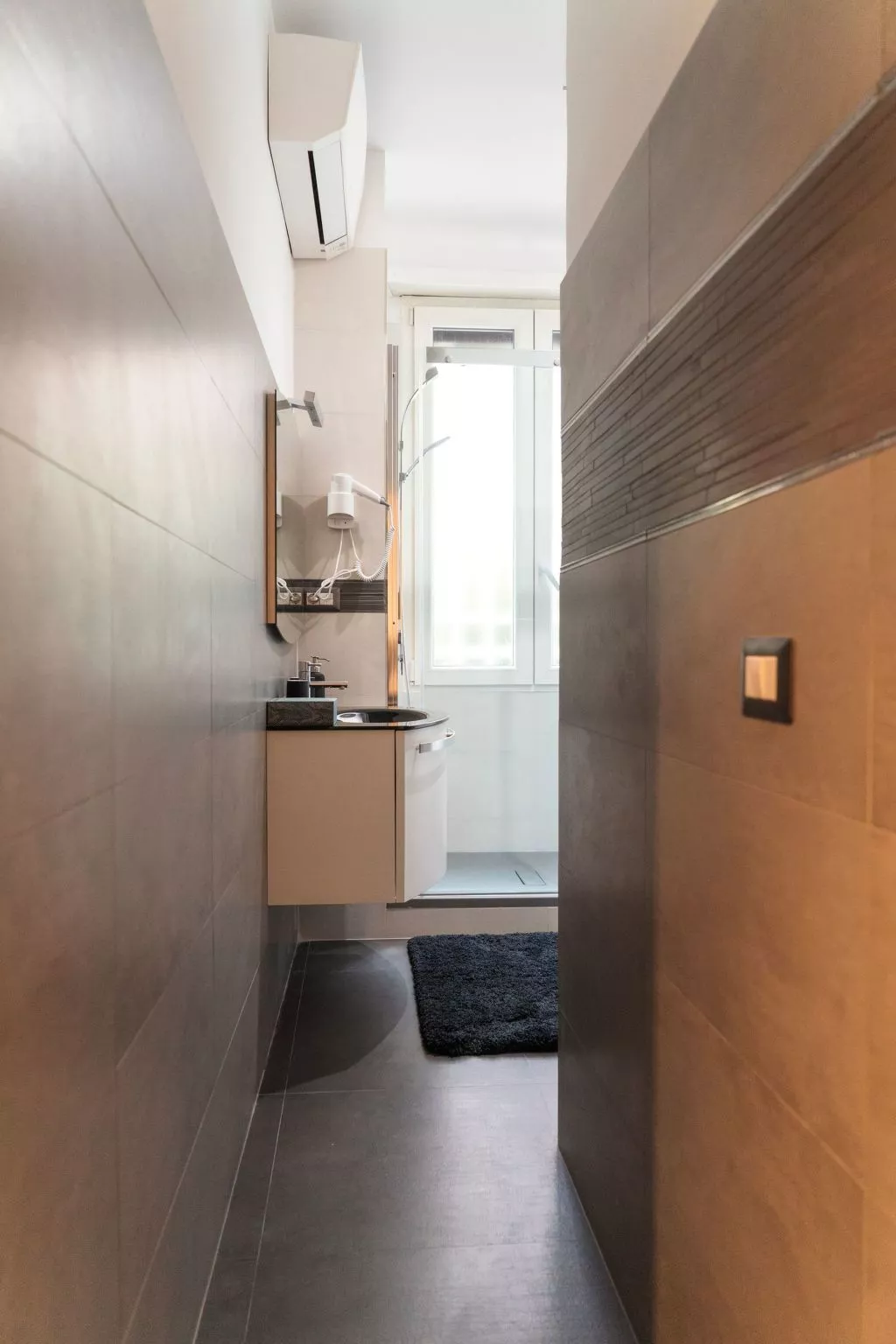 Wohnung 'Danke Vatikan'-Drinnen