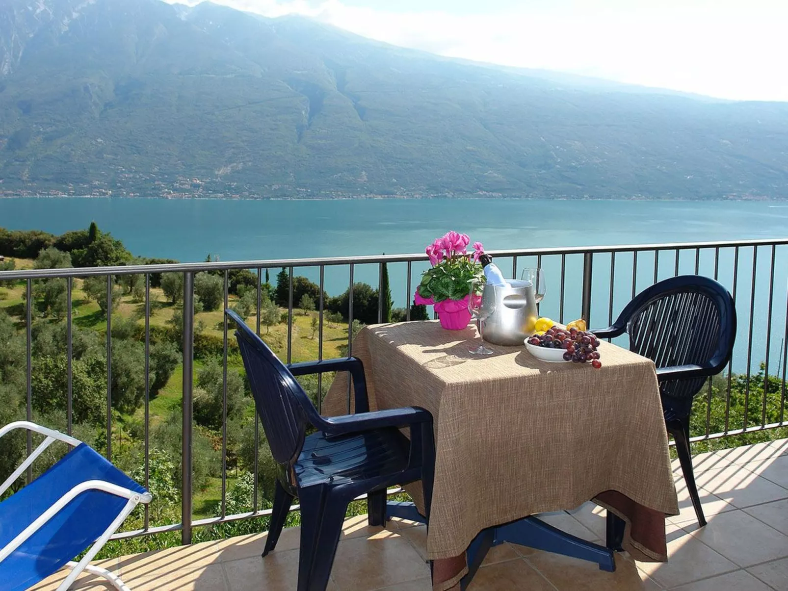 Zweizimmerwohnung mit Seeblick - Outside