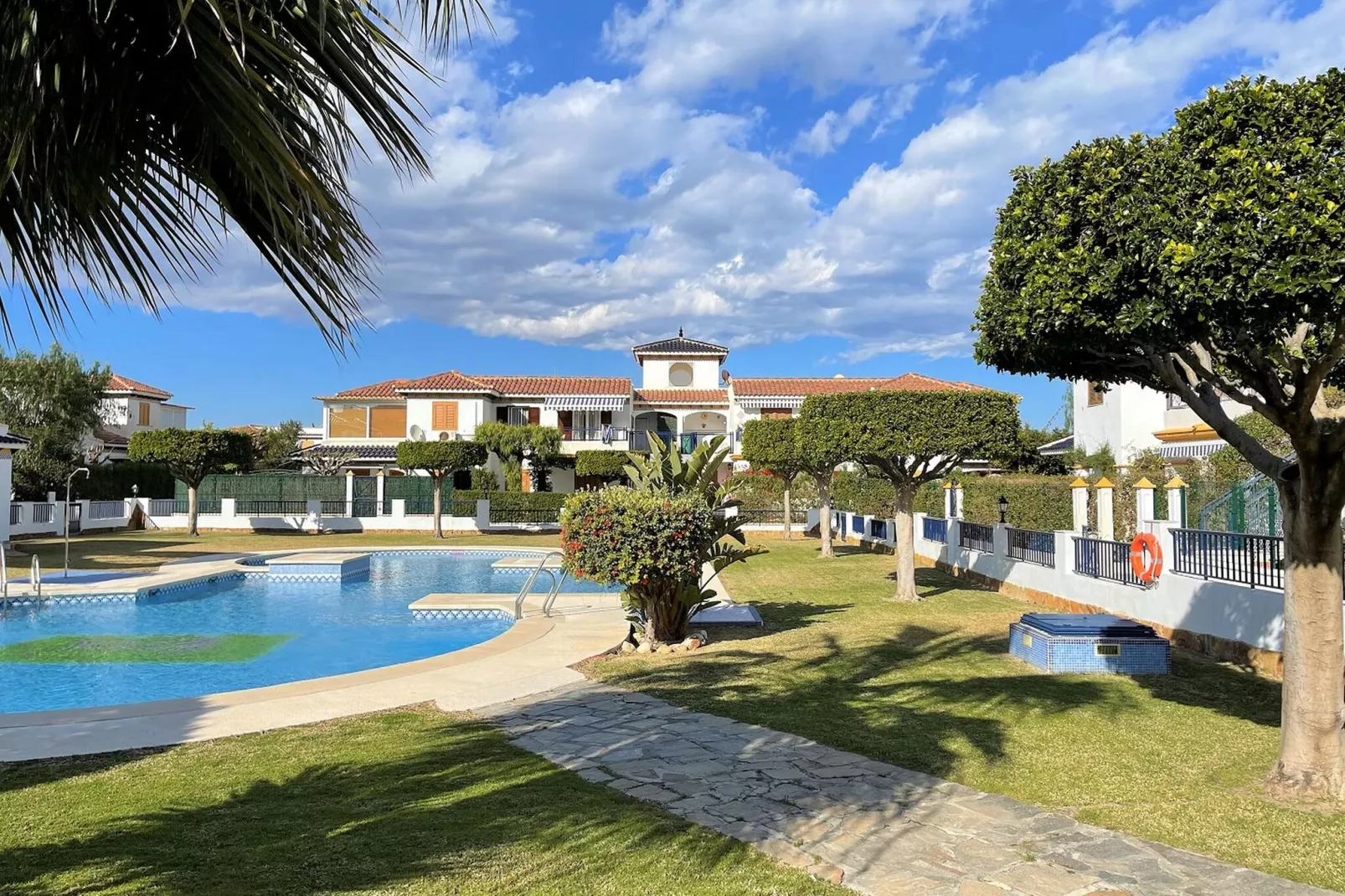 Apartamento Planta Baja con terraza-Exterior summer