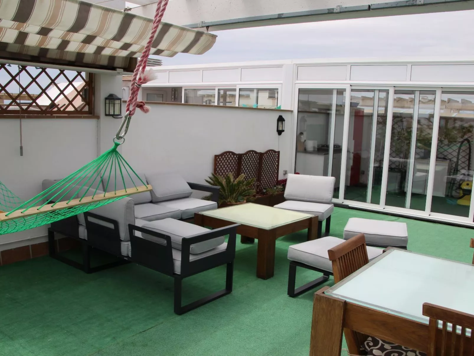 Appartement in Roses mit Grill, gemeinschaftlichem Pool und Terrasse-Dedans