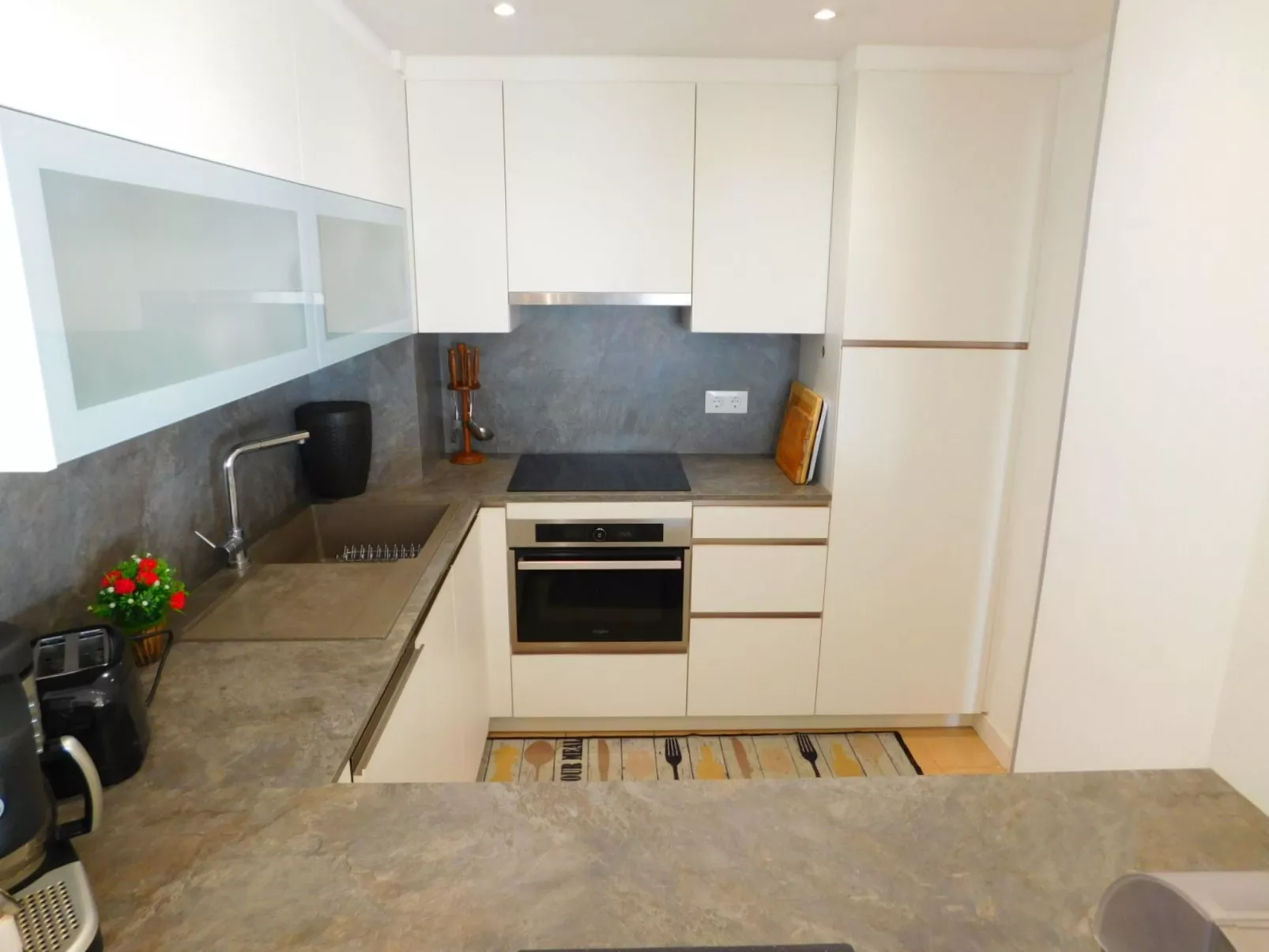 Mit großer Terrasse und Parkplatz in Salatar, Roses-Inside