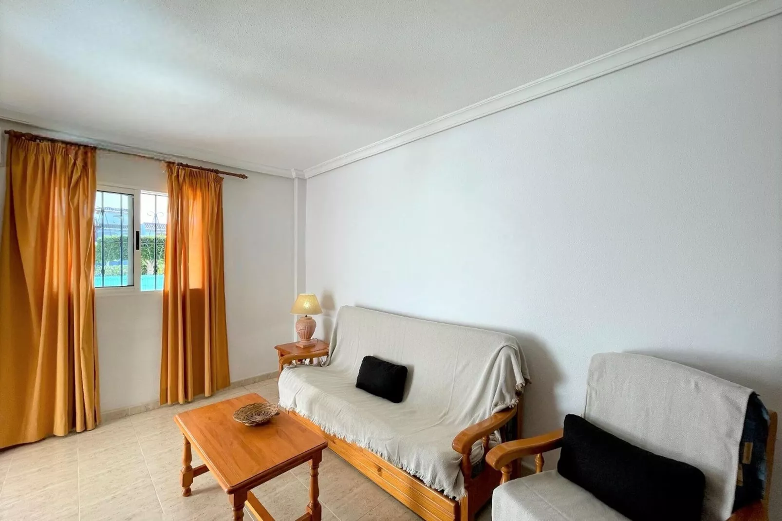 Apartamento Planta Baja con terraza-Living room