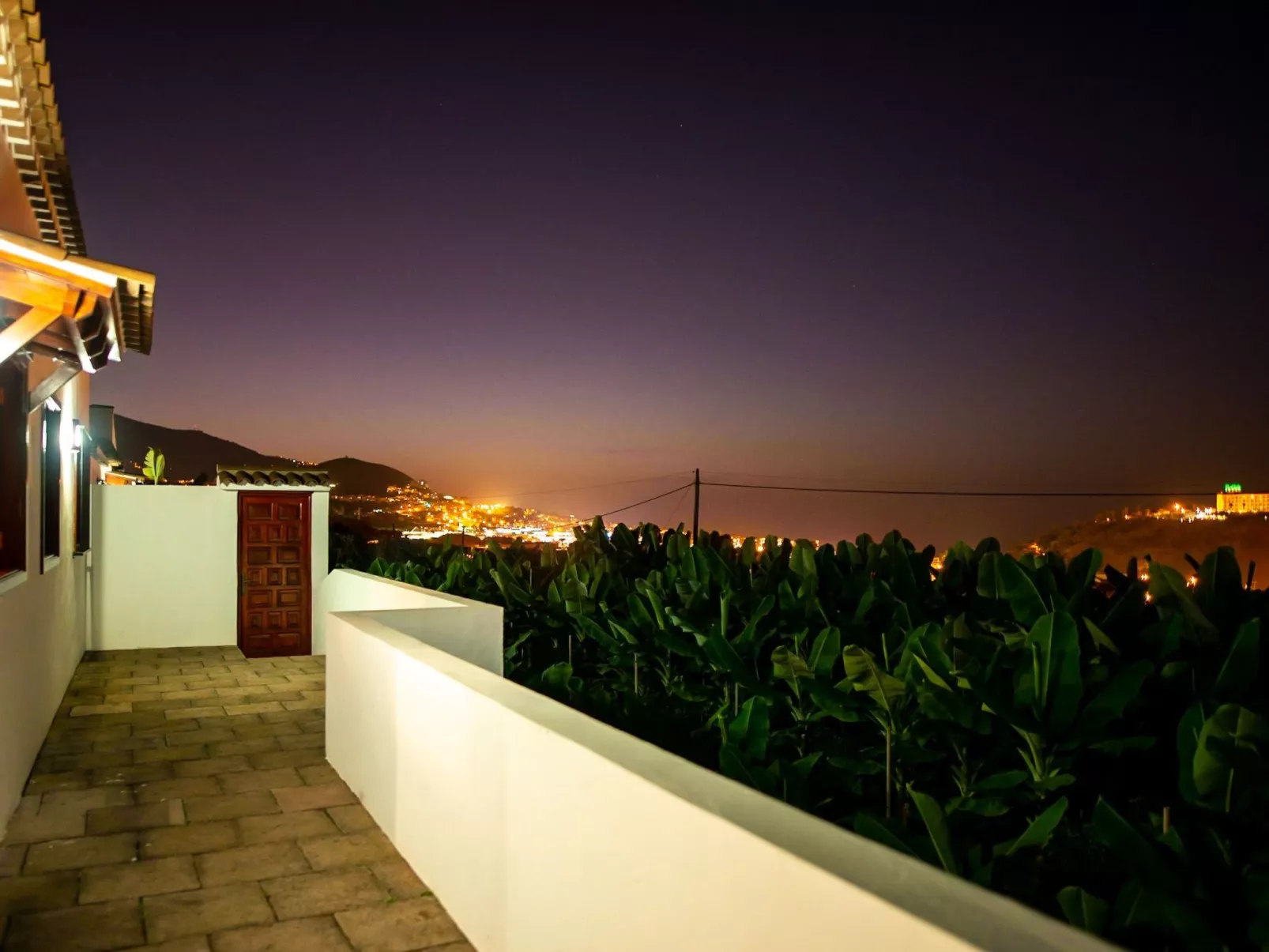 Cruz de los Martillos-Outside