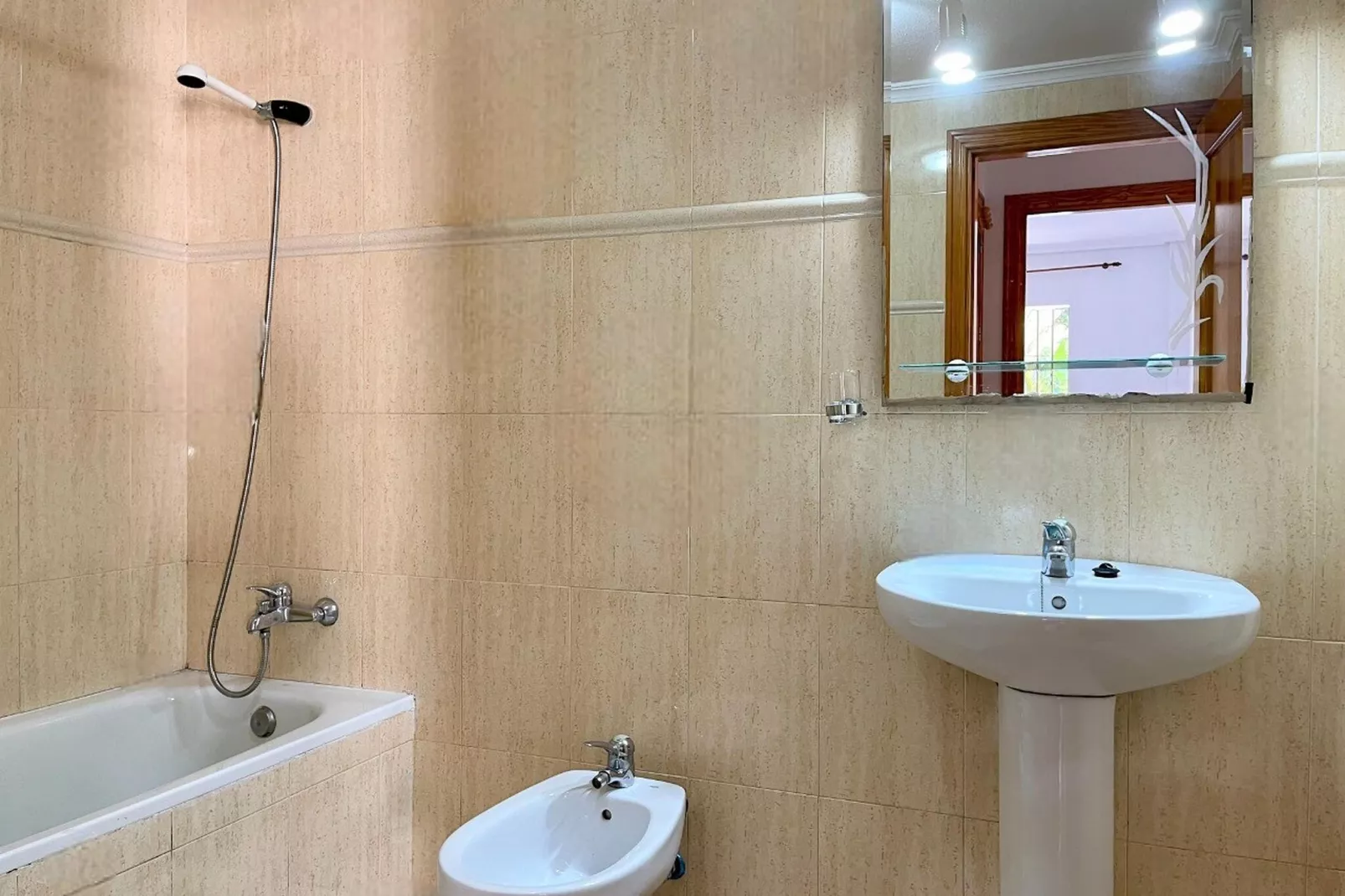 Apartamento Planta Baja con terraza-Bathroom