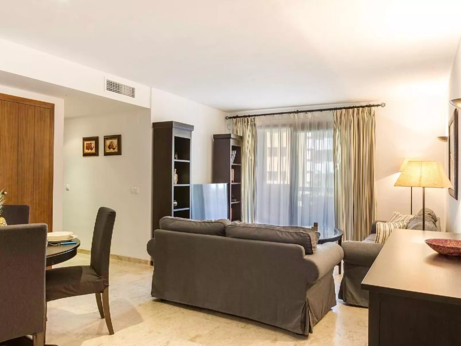 "Blue" mit Schwimmbad-Image-tags.info