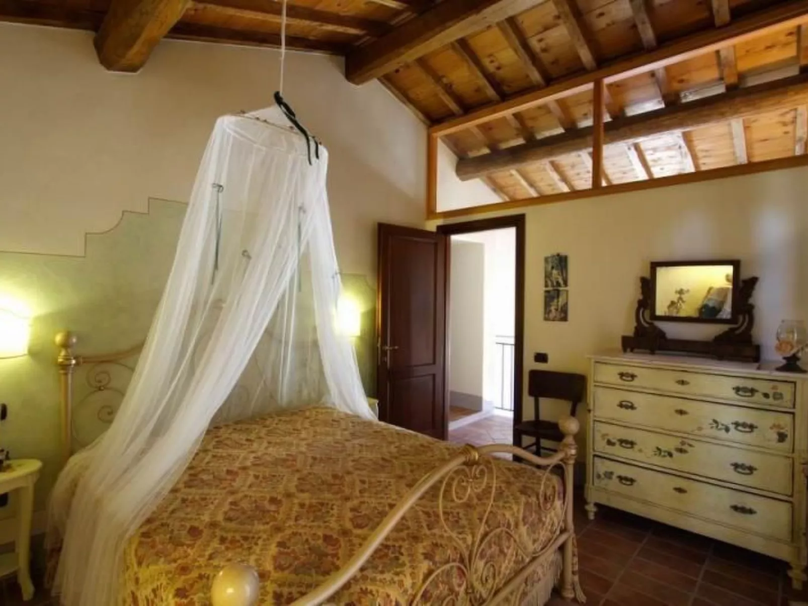 Schönes Ferienhaus in Gambassi Terme mit Privatem Pool-Dedans