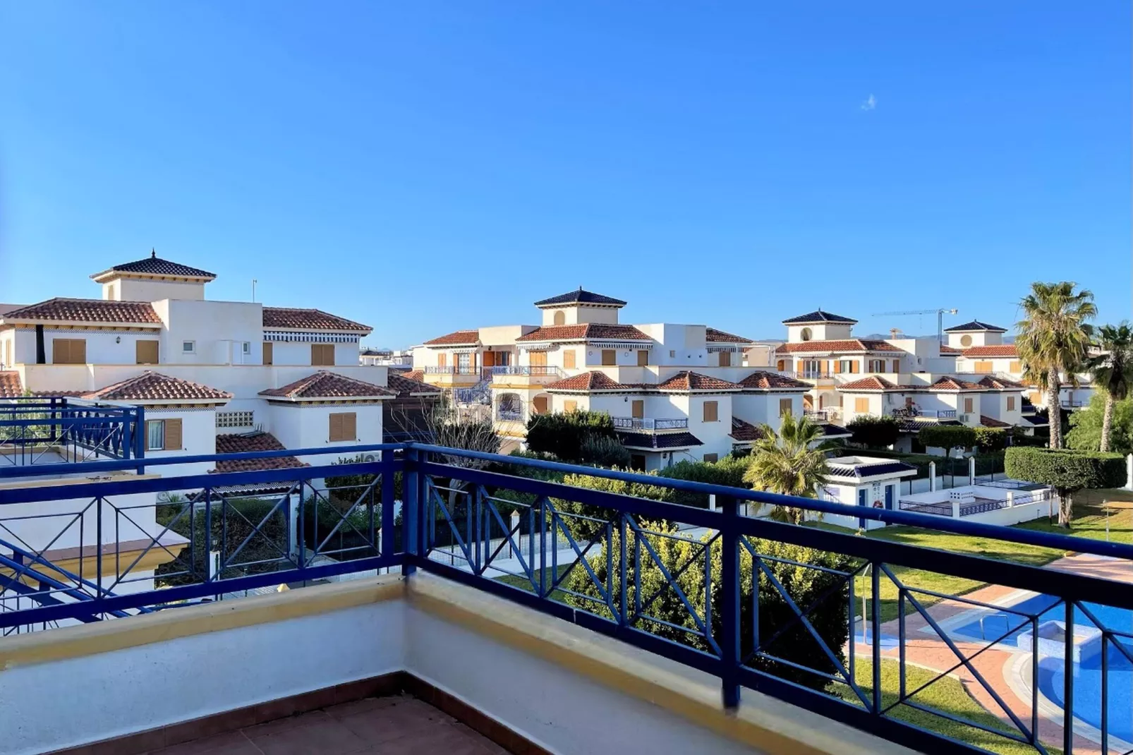 Apartamento planta 1ª o 2ª con terraza-Terrace balcony