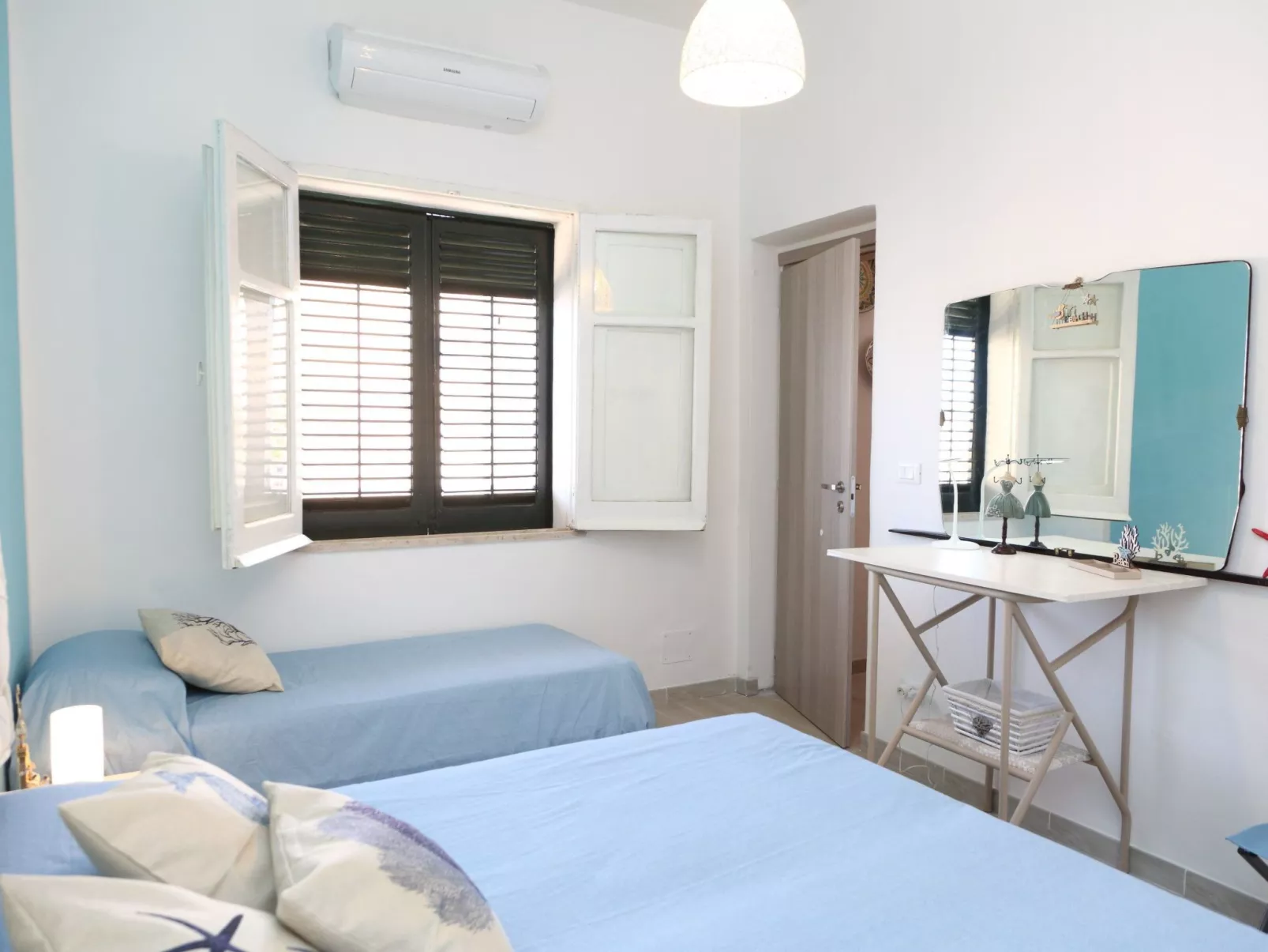 Griechische Terrasse-Inside