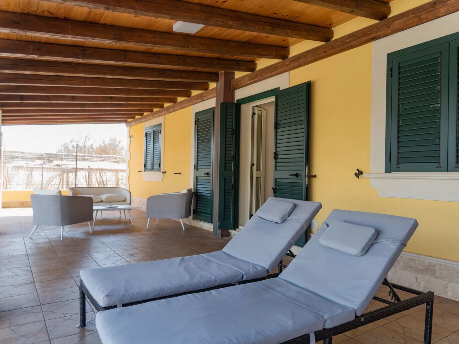 Komfortable und moderne Villa am Strand-Image-tags.info