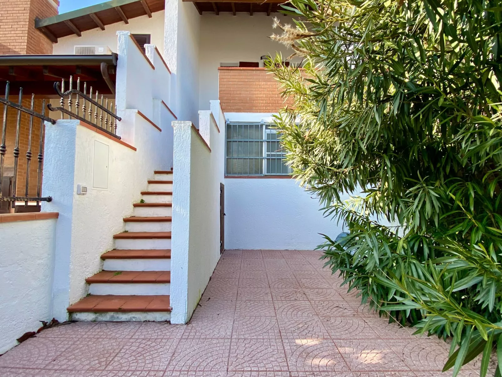 Vertikales Haus mit privatem Garten, 2 Klima