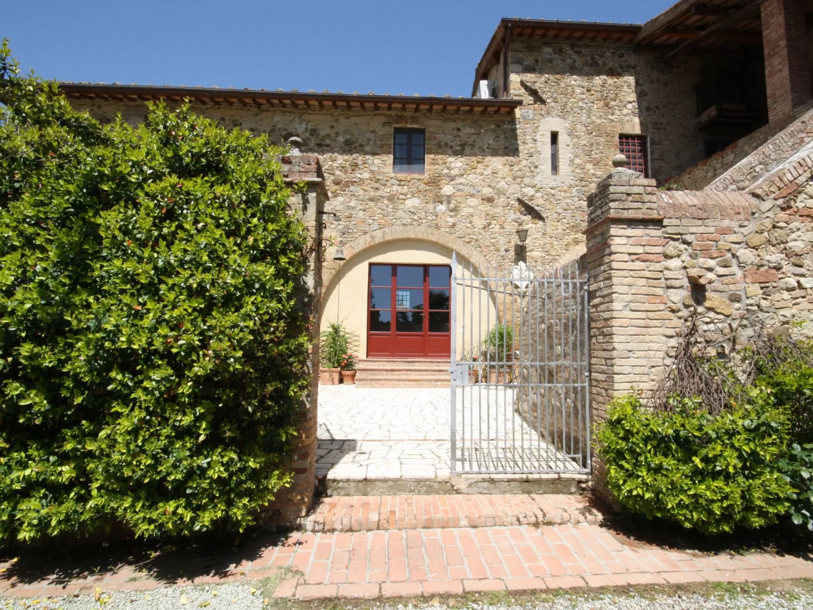 Wohnung in Bauernhaus mit großem Garten, Schwimmbad-Outside