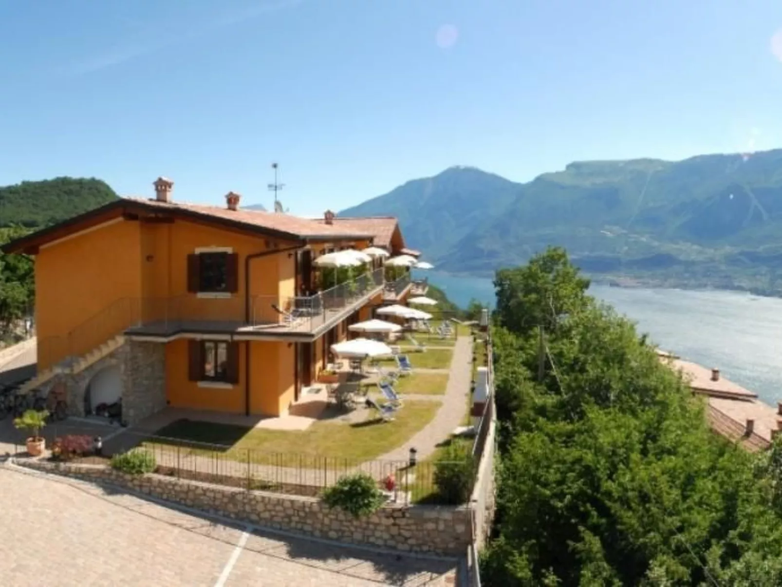 "Dreizimmerwohnung mit Balkon