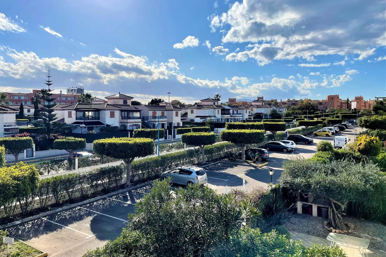 Apartamento planta 1ª o 2ª con terraza-Facilities