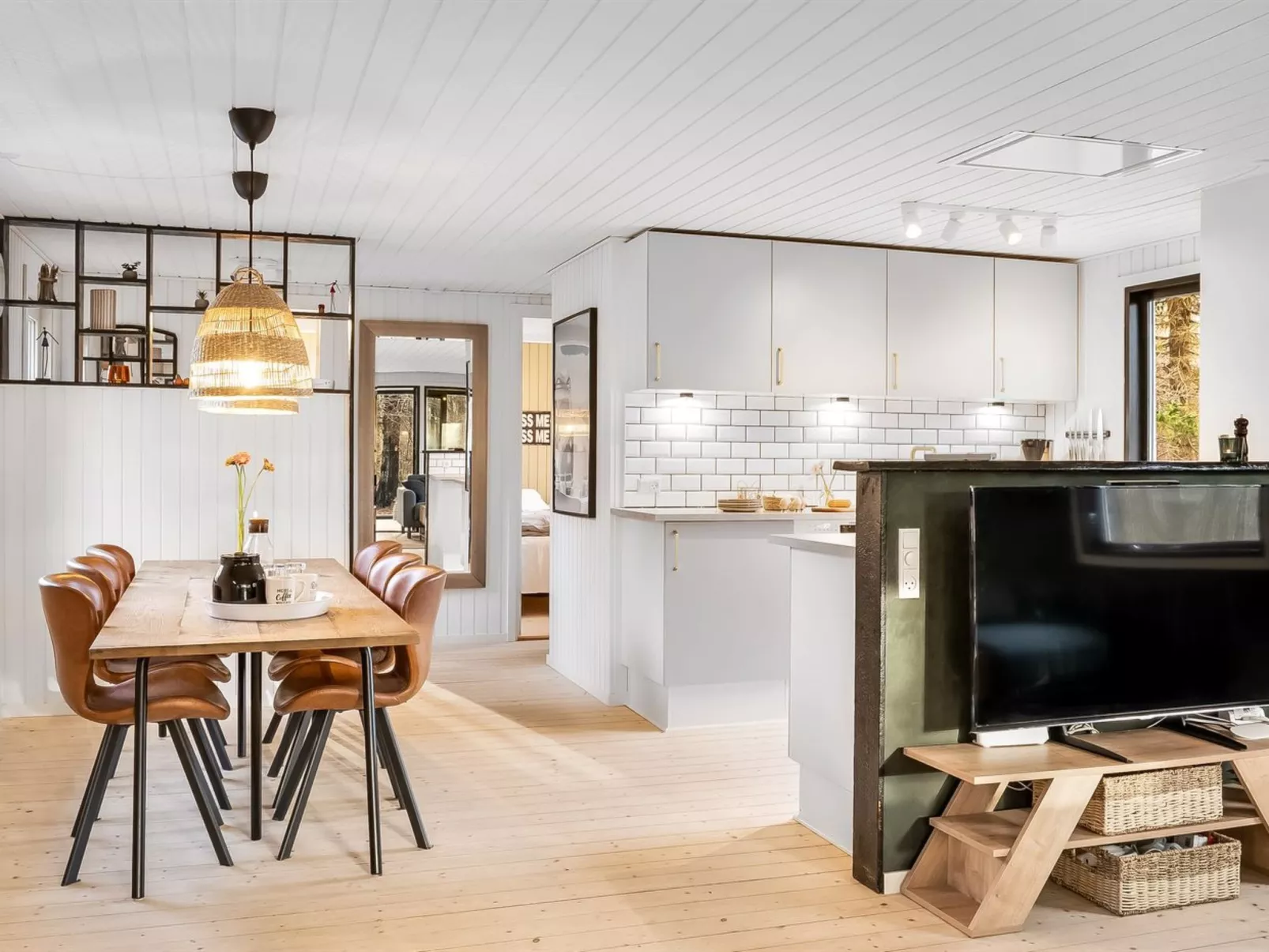 "Dreng" -  from the sea-Drinnen