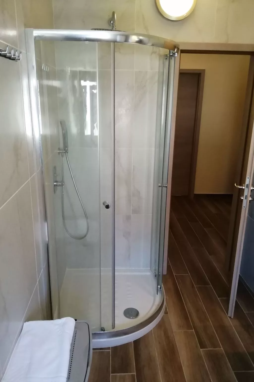 Apartment mit drei Schlafzimmern und Meerblick-Dedans