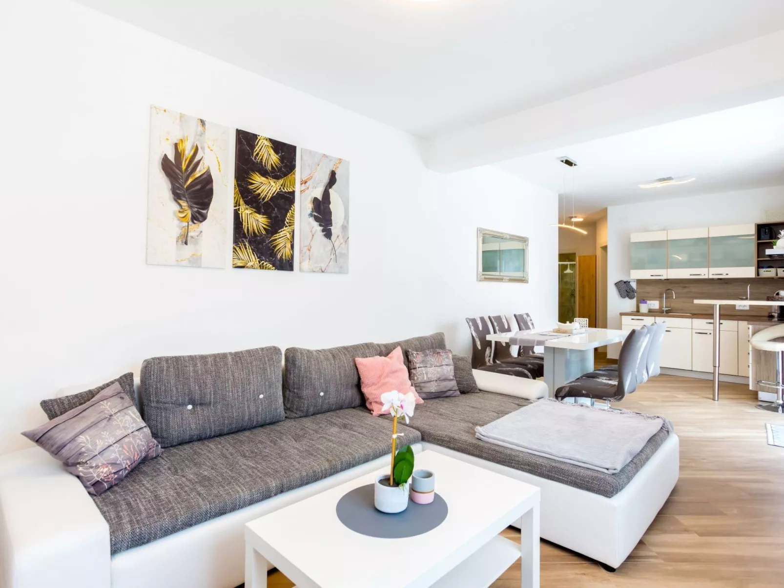 Modernes Apartment As Veliki mit Terrasse-Image-tags.info