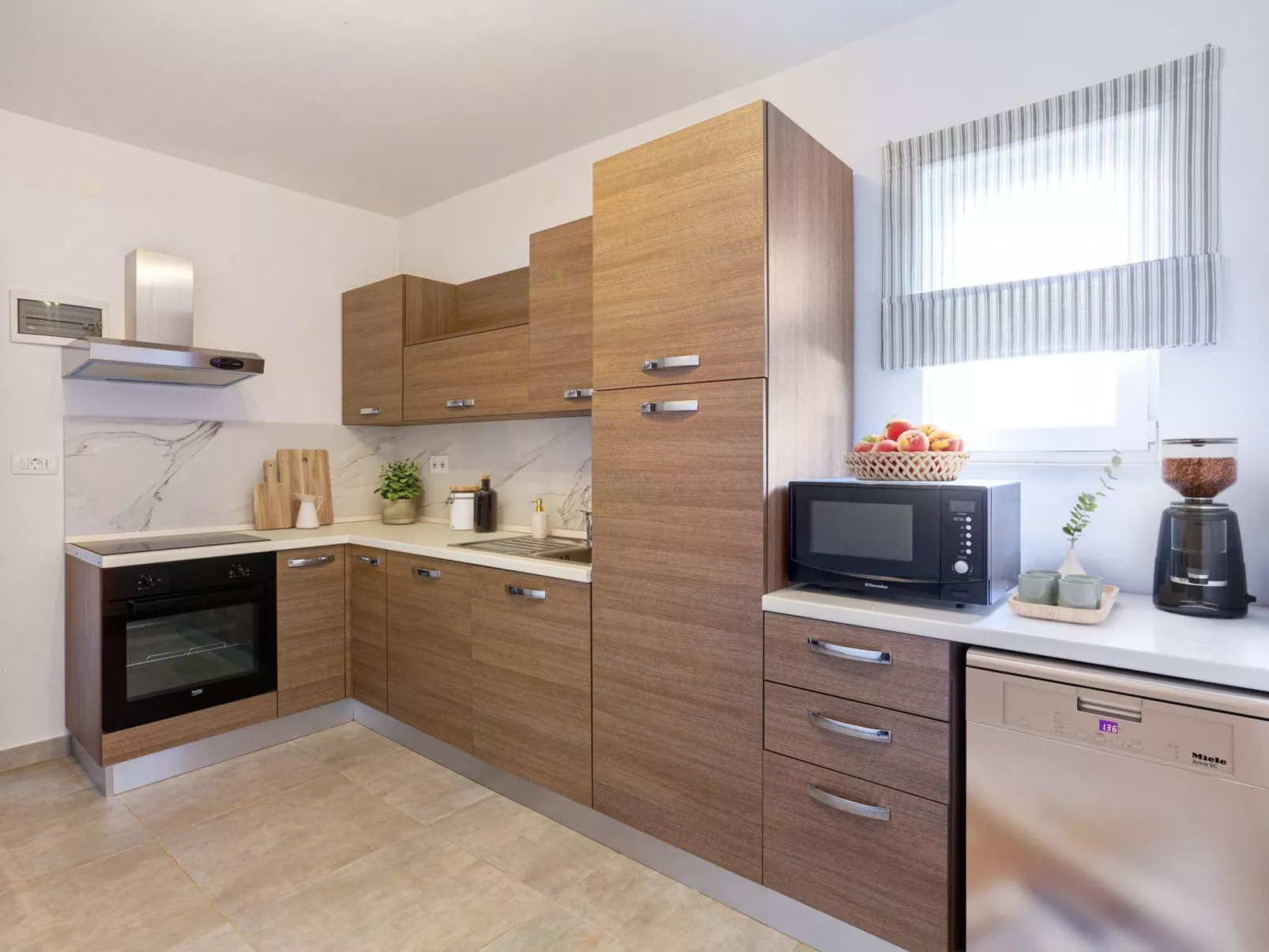 2-Schlafzimmer-Wohnung mit gemeinsamem Schwimmbad-Image-tags.info