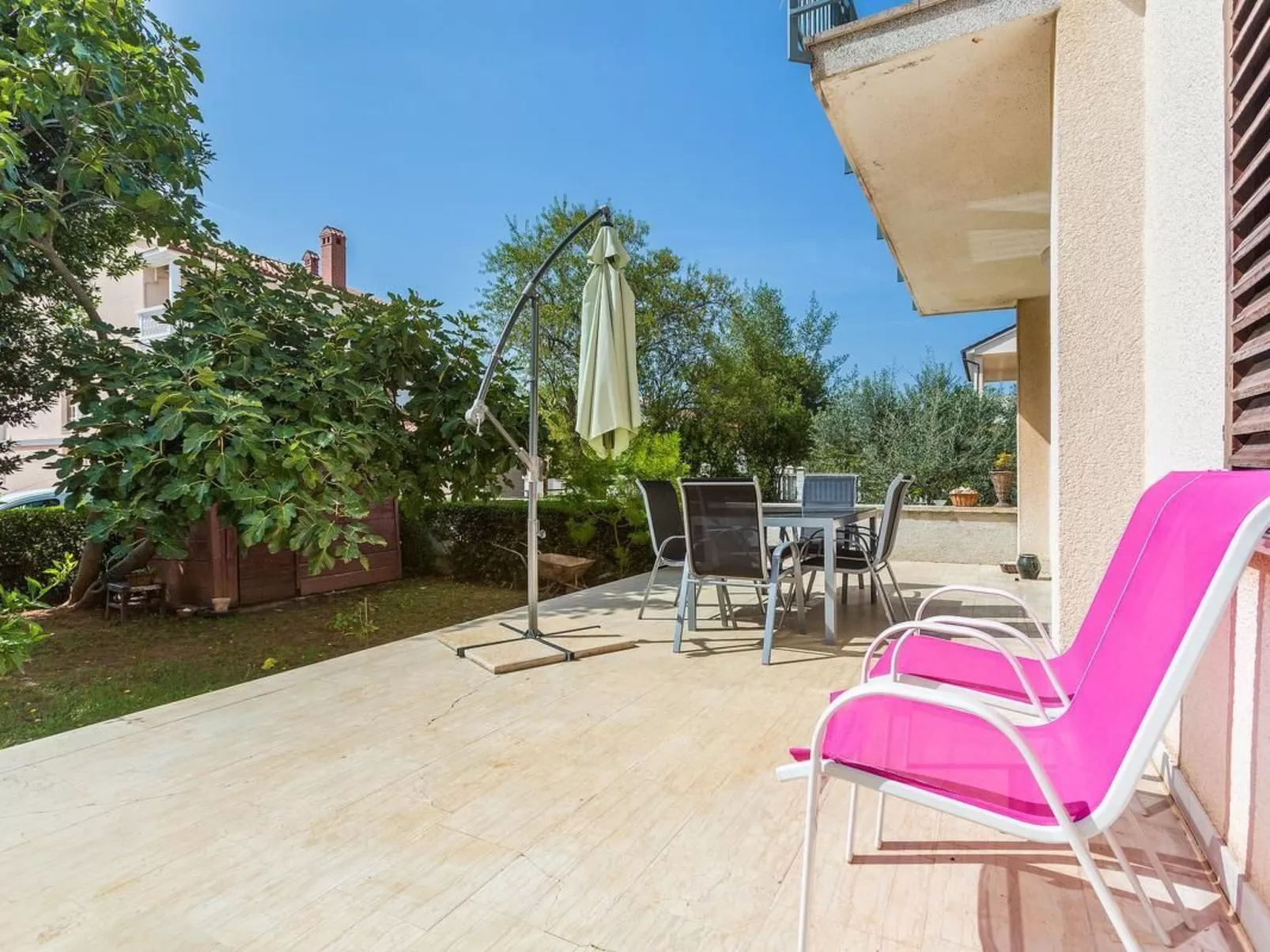 Ferienvilla "Romana" mit Blick auf das Wasser - Outside