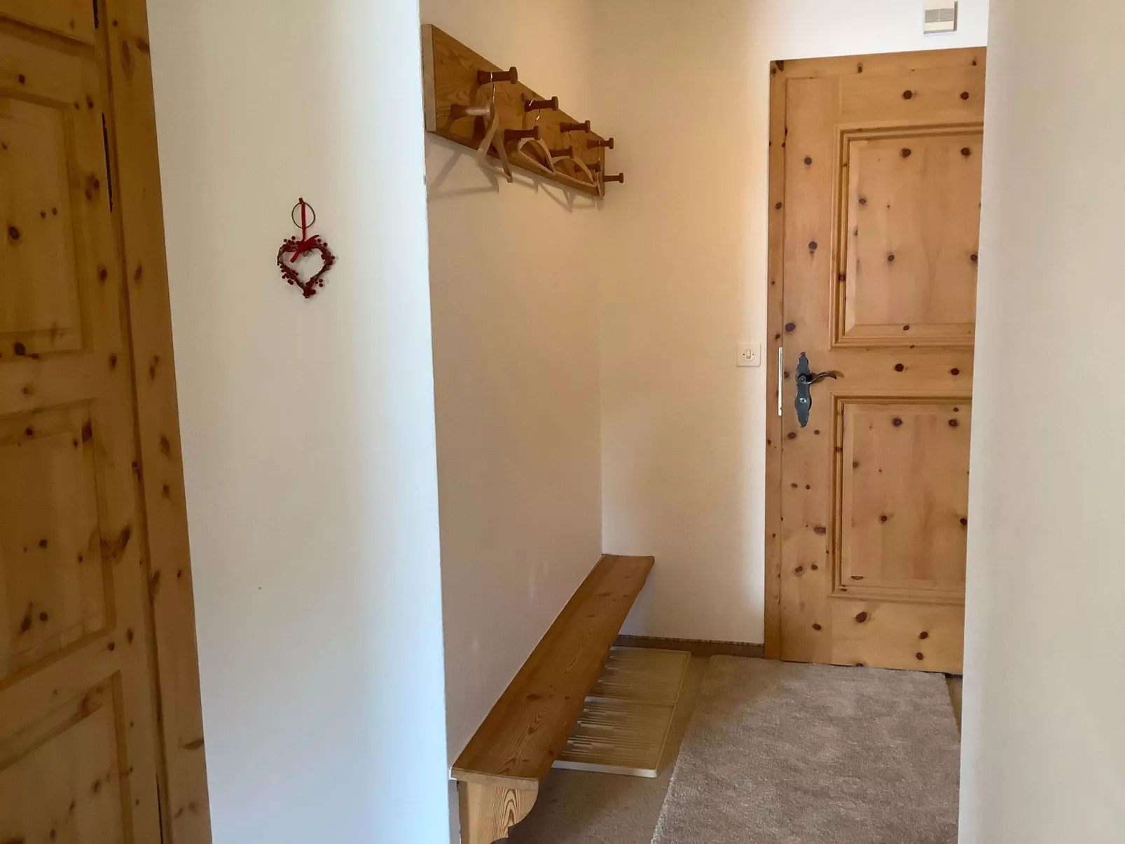 Chesa Auicula-Inside