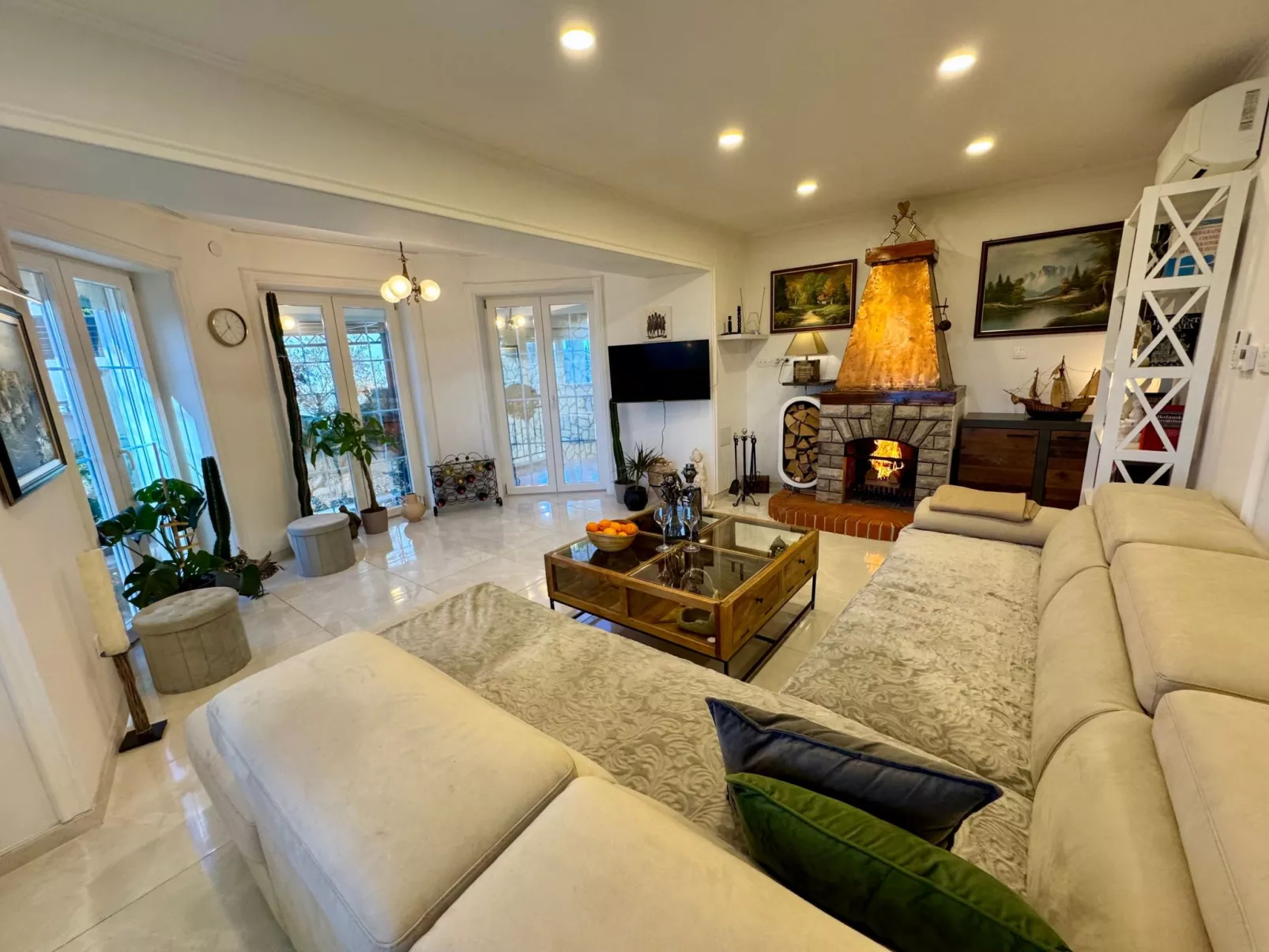 Apartment Toma 2-Dedans