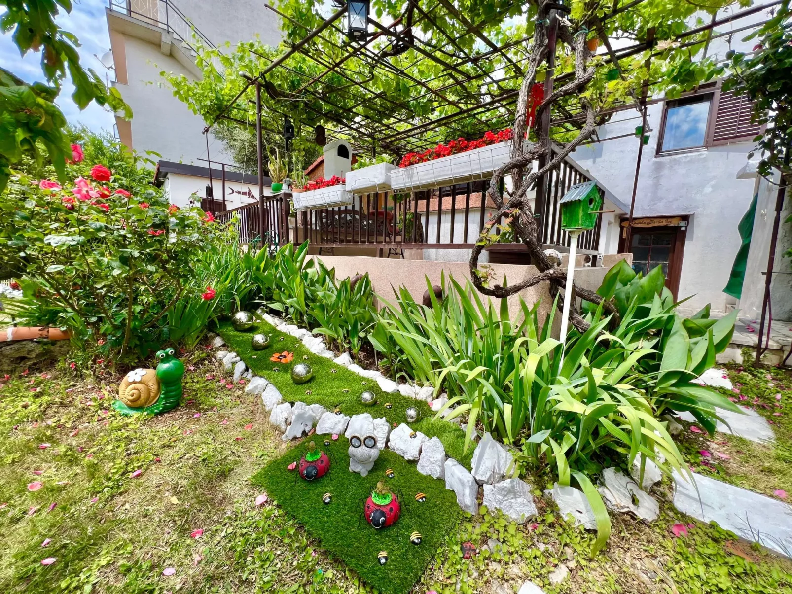 Mit eigenem Garten und Grill-Dehors