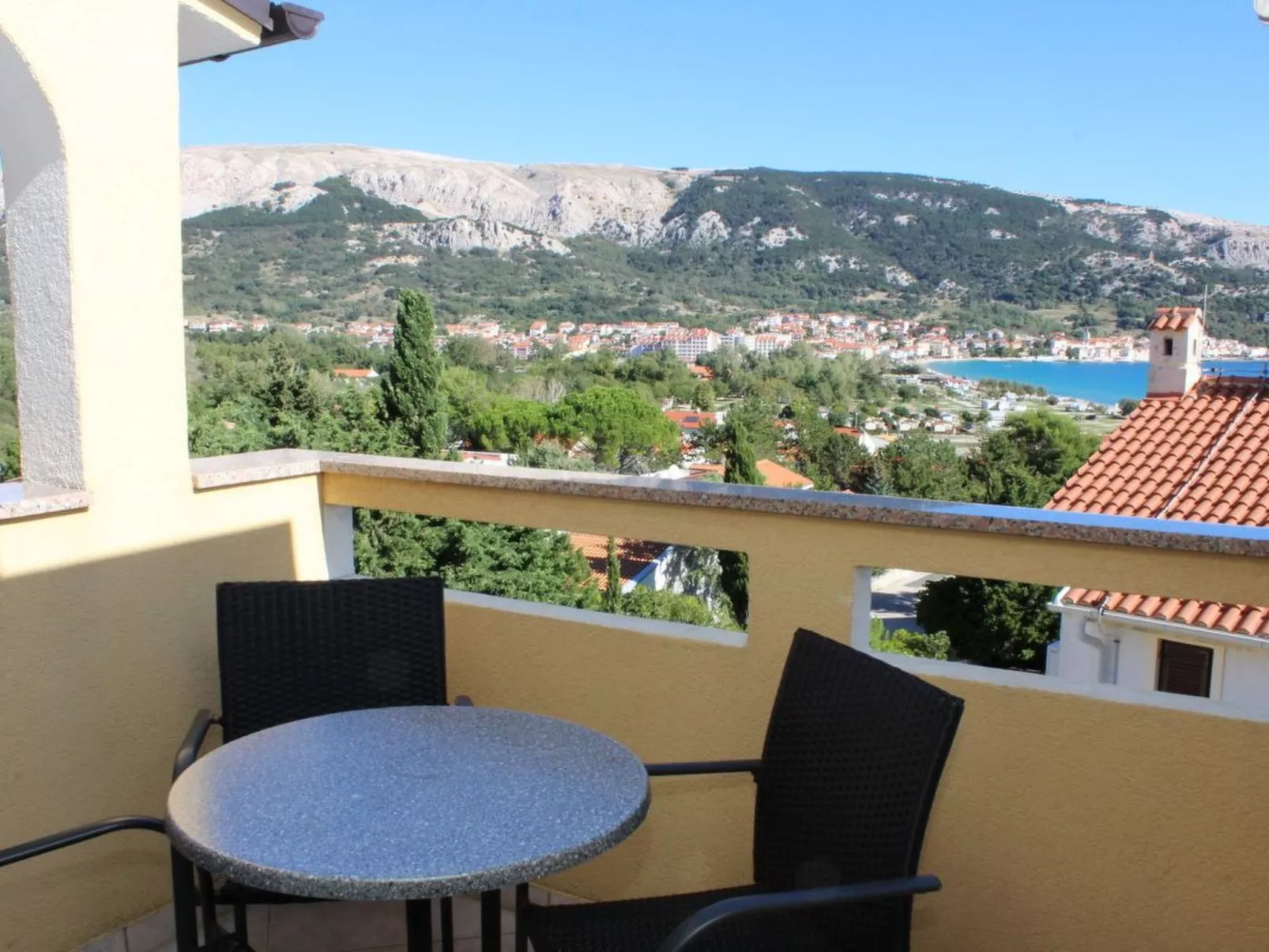 In Baška mit Eigenem Balkon-Draußen