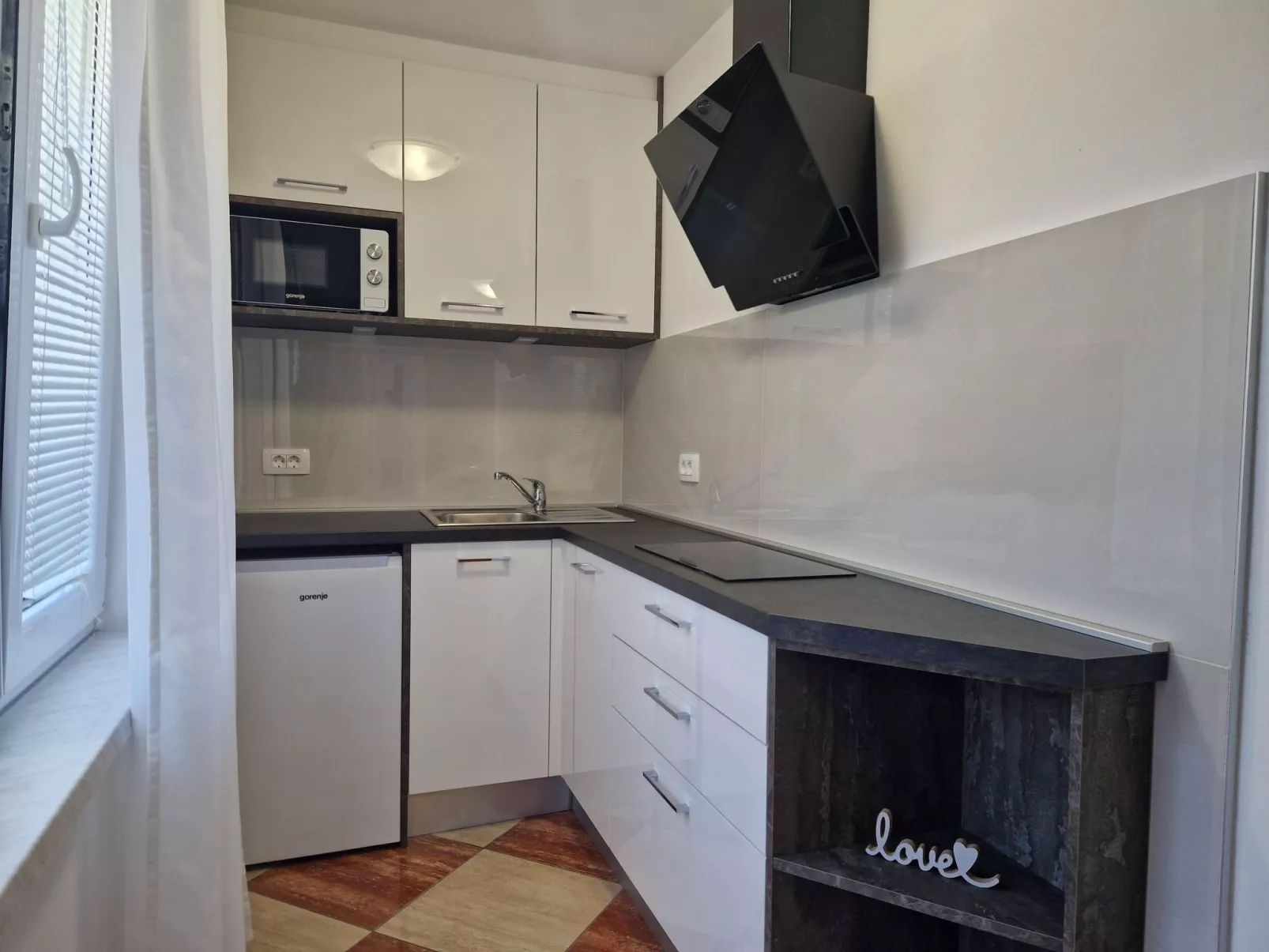 Modern eingerichtete Apartment ideal für junge Paaren im Zentrum von Baska