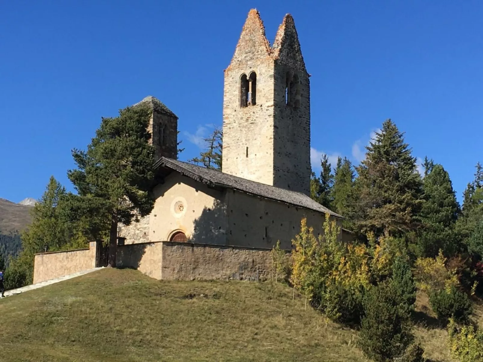 Chesa Islas, Wohnng 11-Outside