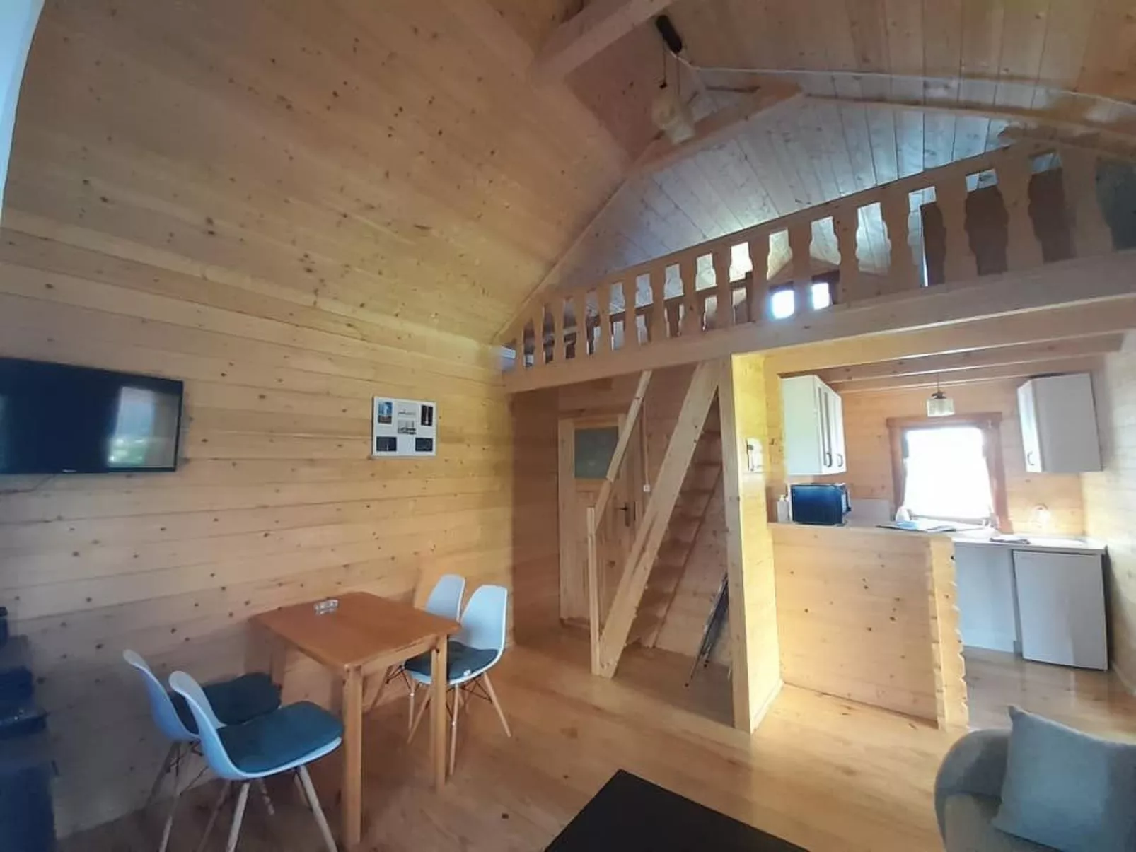 Haus in Karsibór mit Grill, Terrasse und Garten-Drinnen