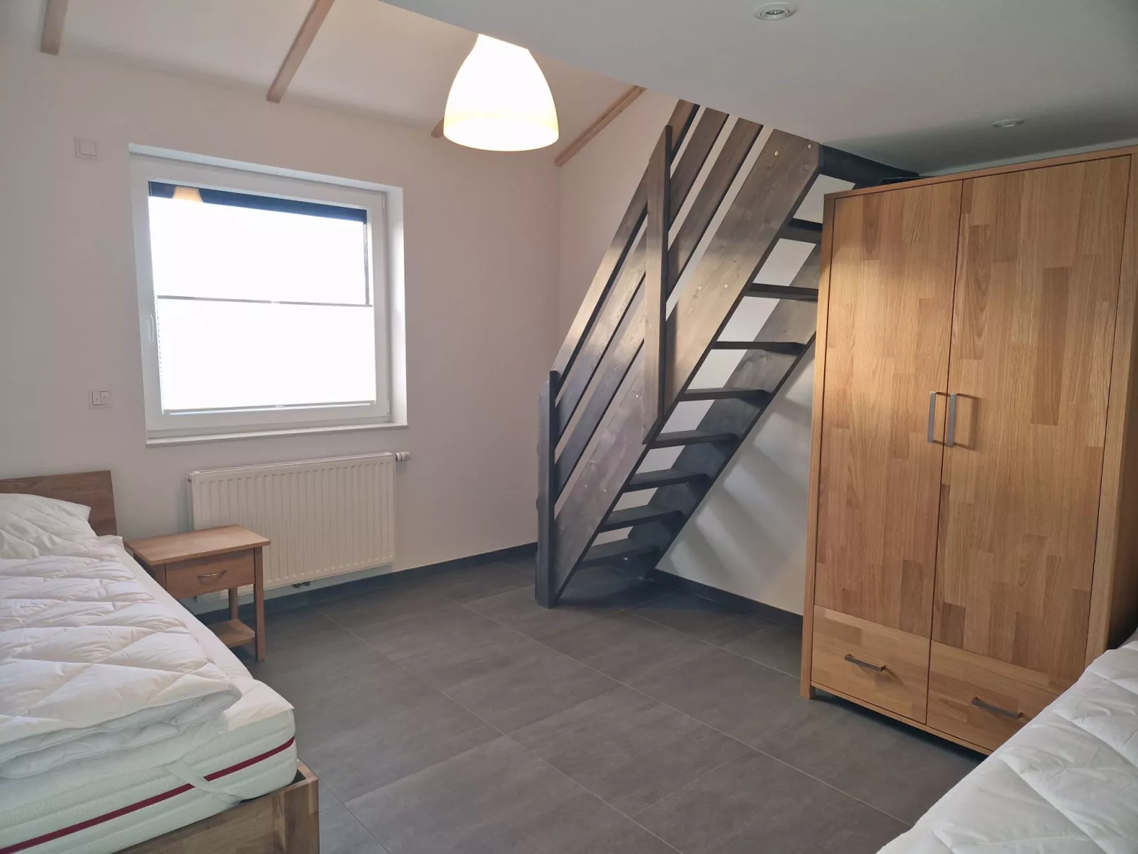 G28 Eingezäuntes Ferienhaus mit Infrarotkabine-Drinnen