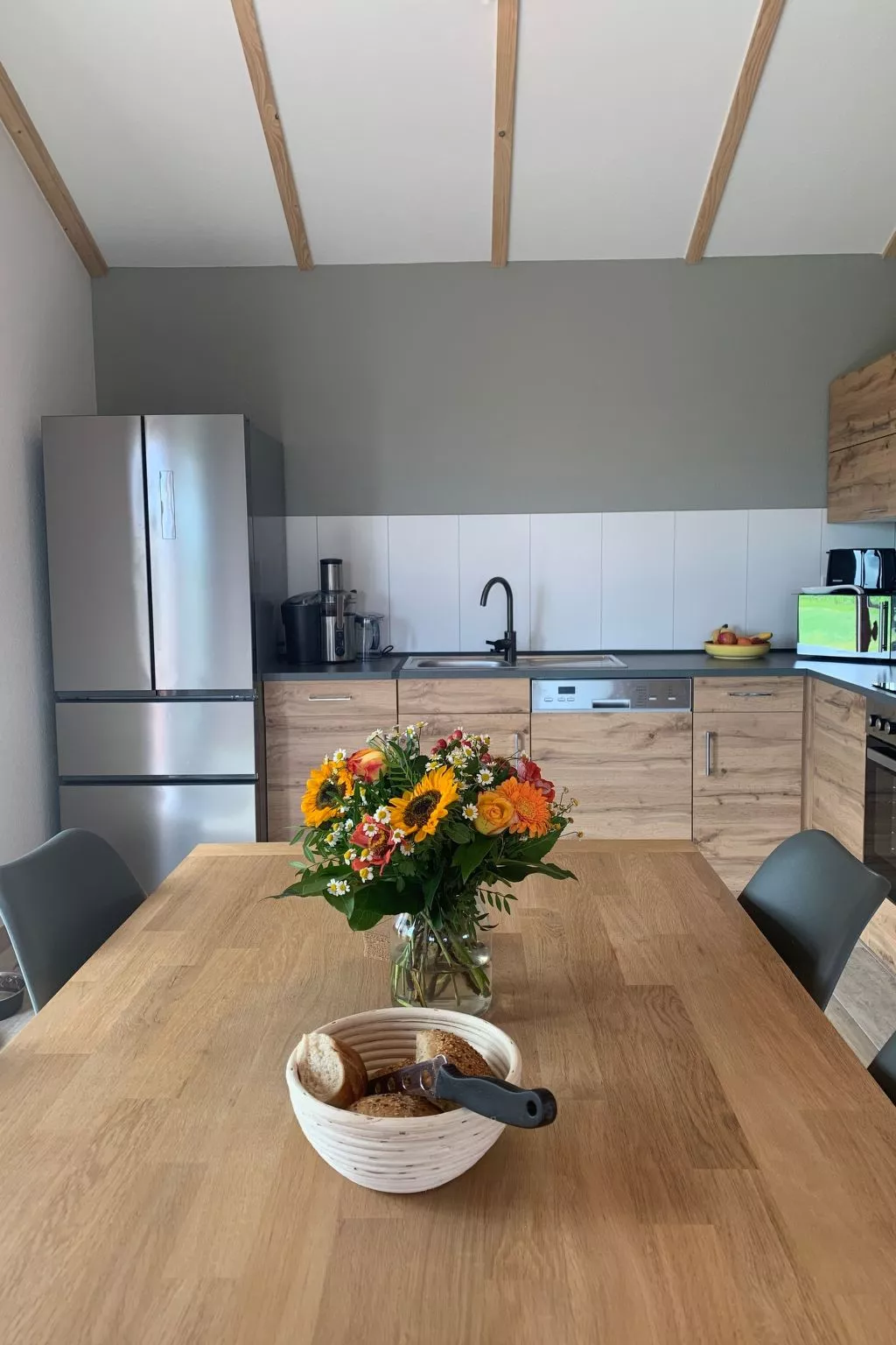 G9 eingezäuntes Haus in Randlage mit Weitblick - Drinnen