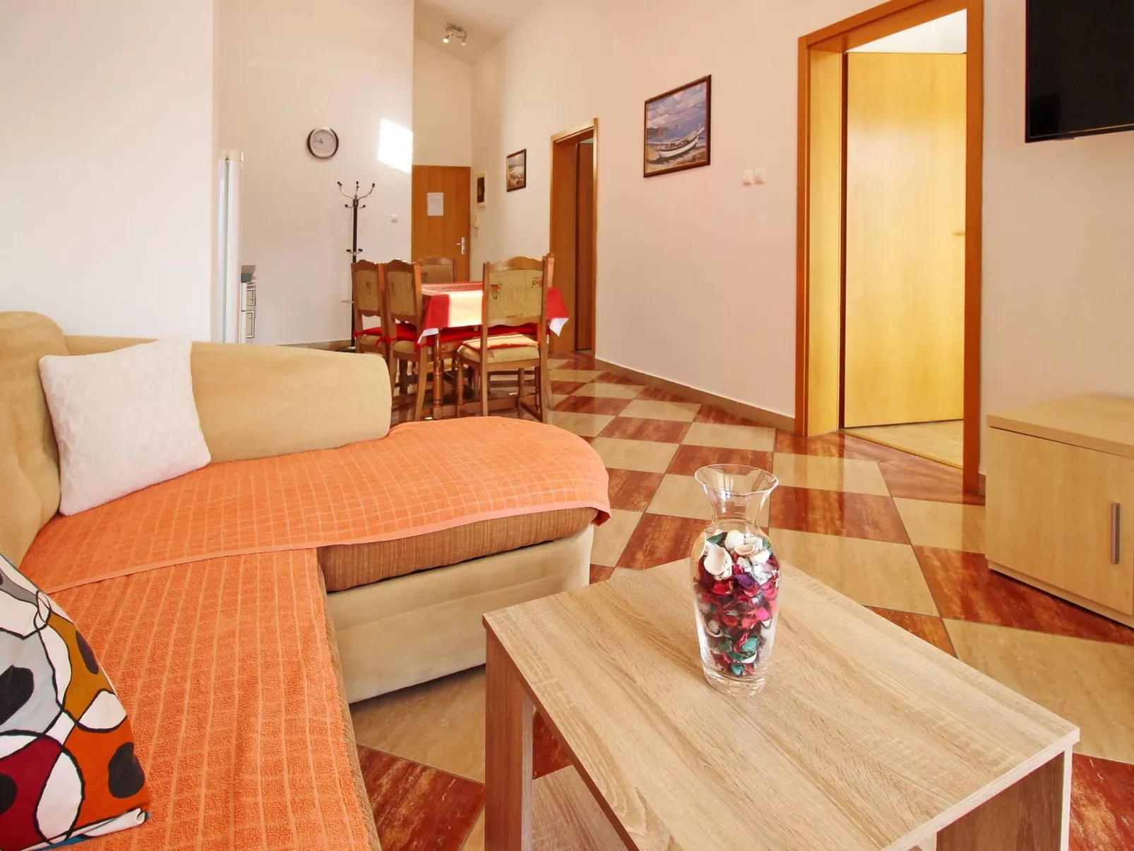 Charmante Ferienwohnung in Baška mit Eigenem Balkon-Dedans