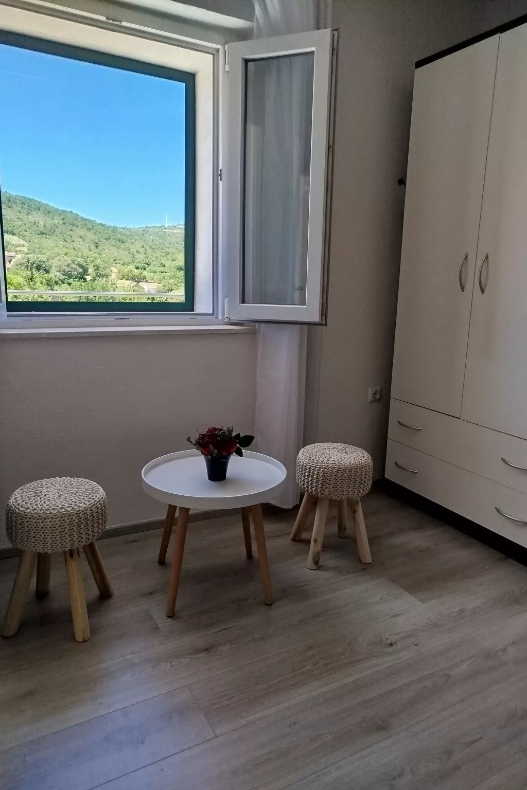 "Ferienhaus Luce" - privater Pool-Drinnen