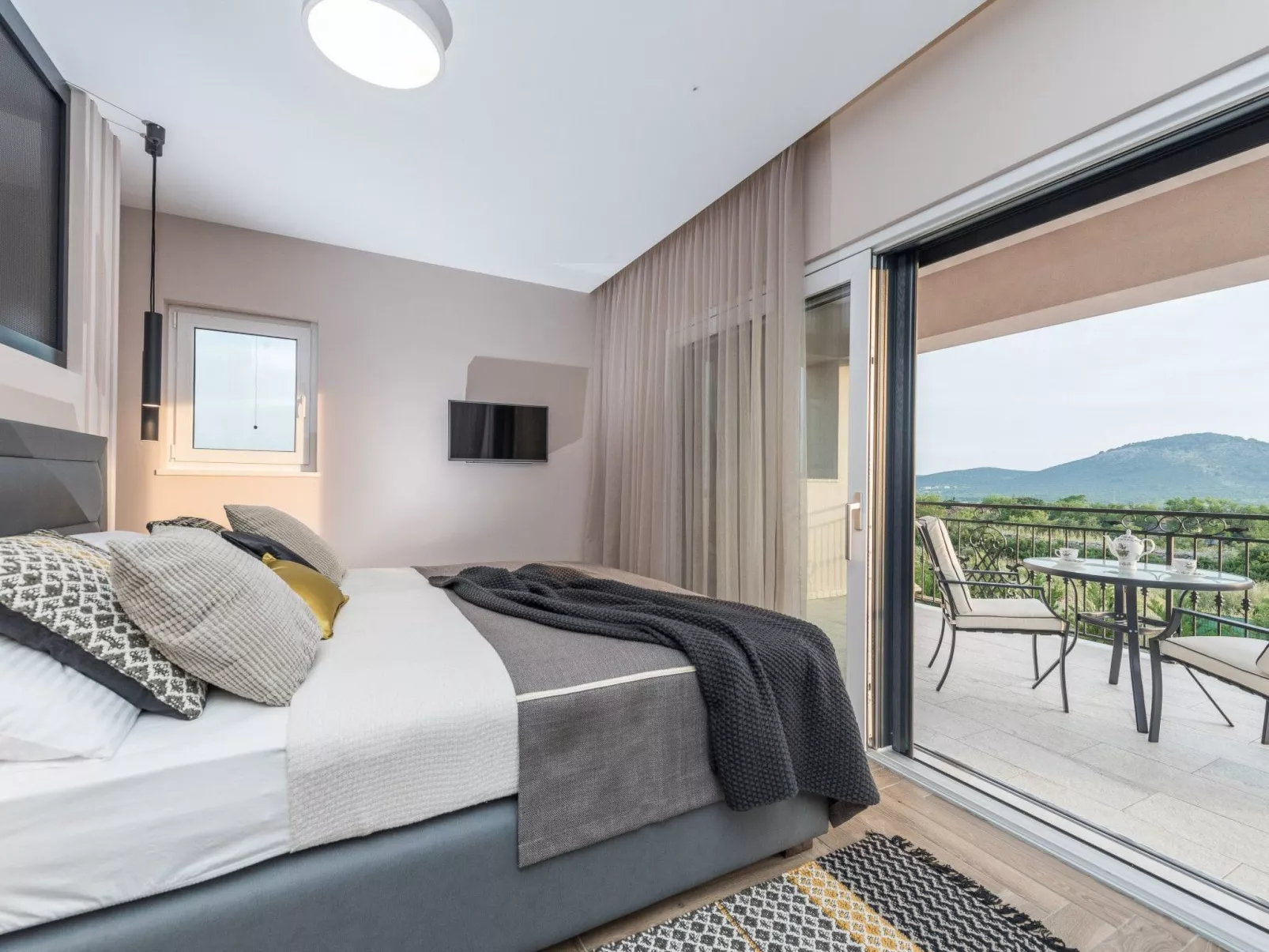 Haus für 9 Personen und 1 Kind in Gornje Rastane-Image-tags.info