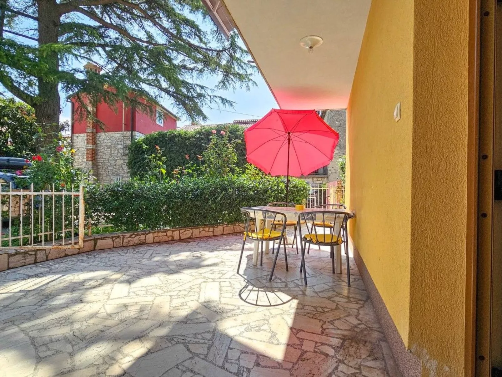 Wohnung in der Altstadt mit Terrasse und Parkplatz-Outside